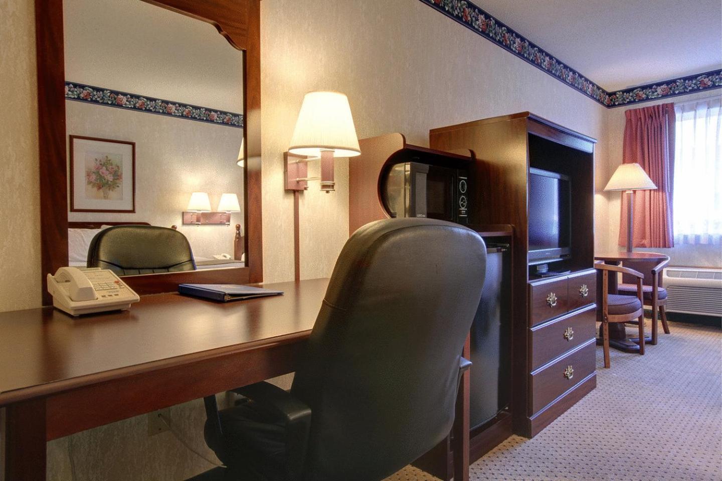 Americas Best Value Inn and Suites Saint Charles photo 48