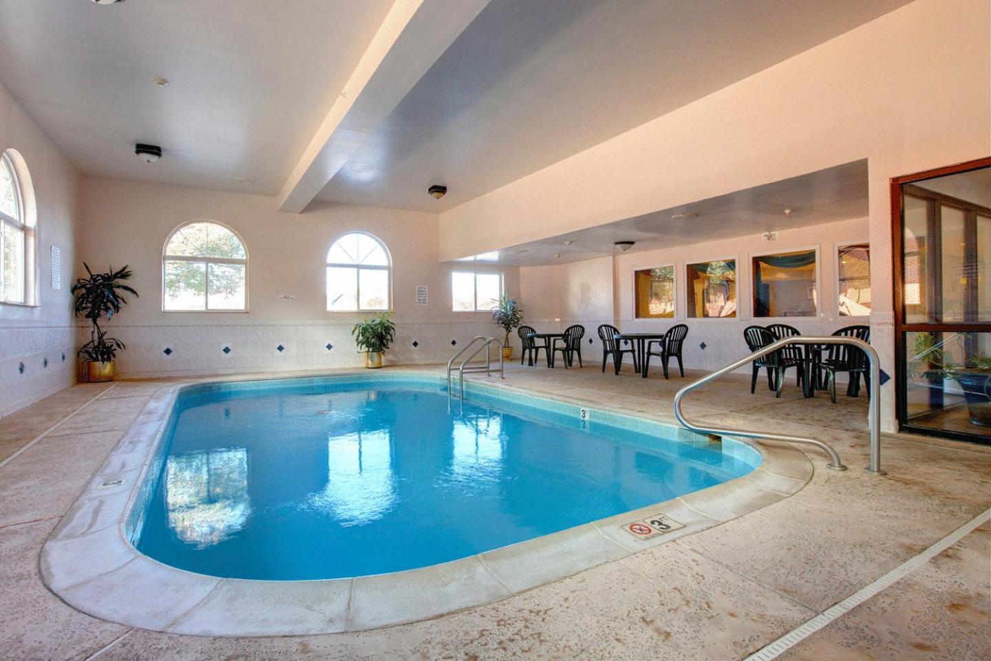 Americas Best Value Inn and Suites Saint Charles photo 45