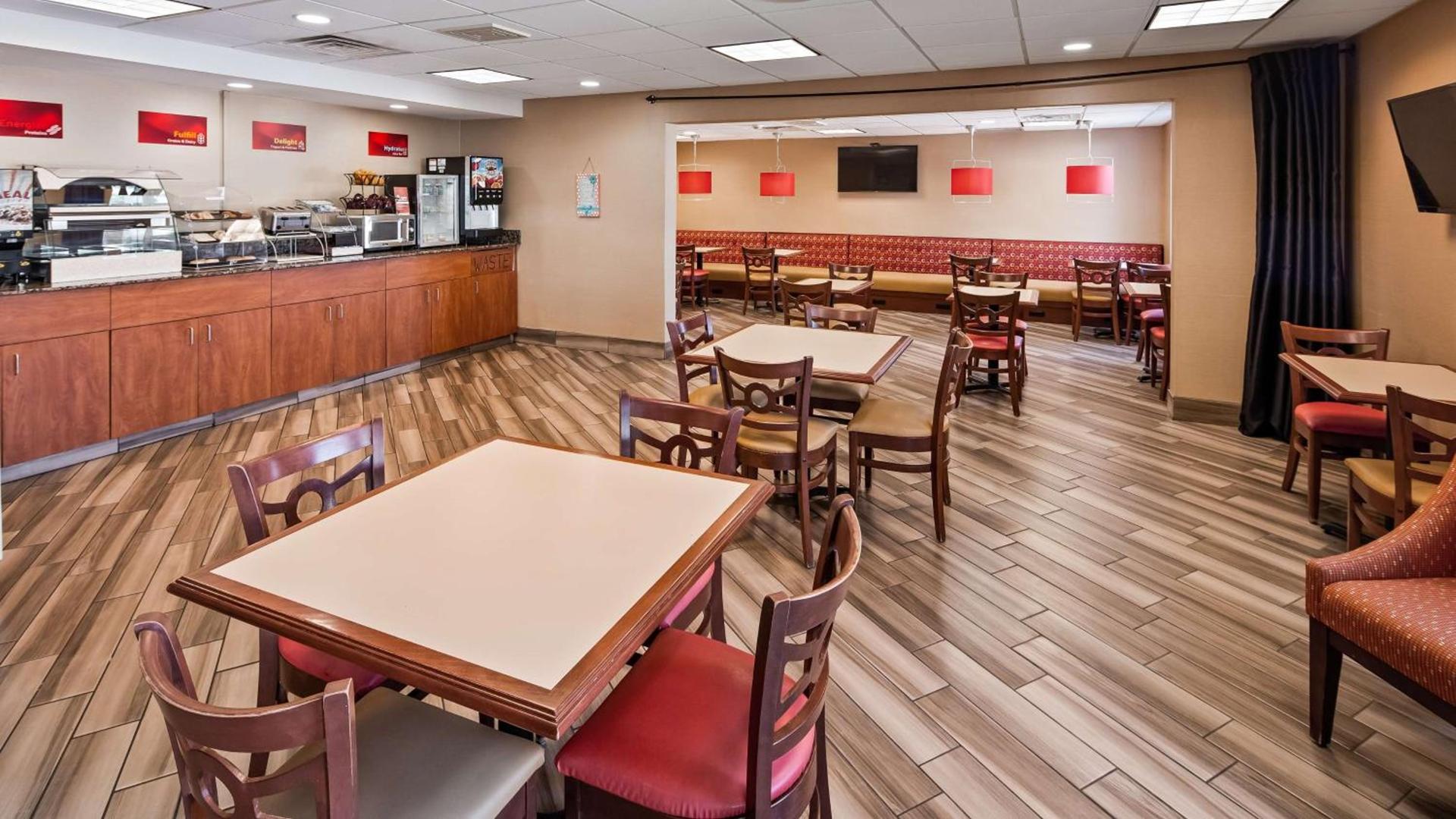 Best Western Plus Peoria photo 8