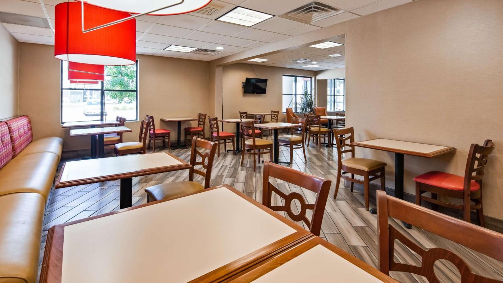 Best Western Plus Peoria photo 22