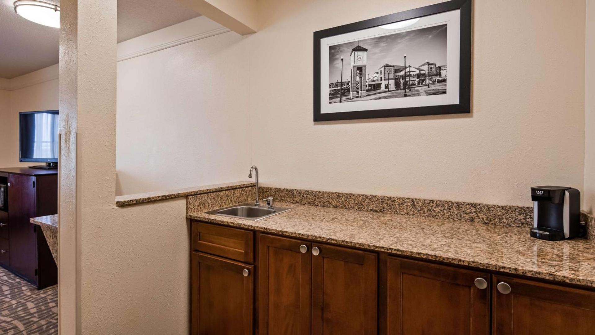 Best Western Plus Peoria photo 15