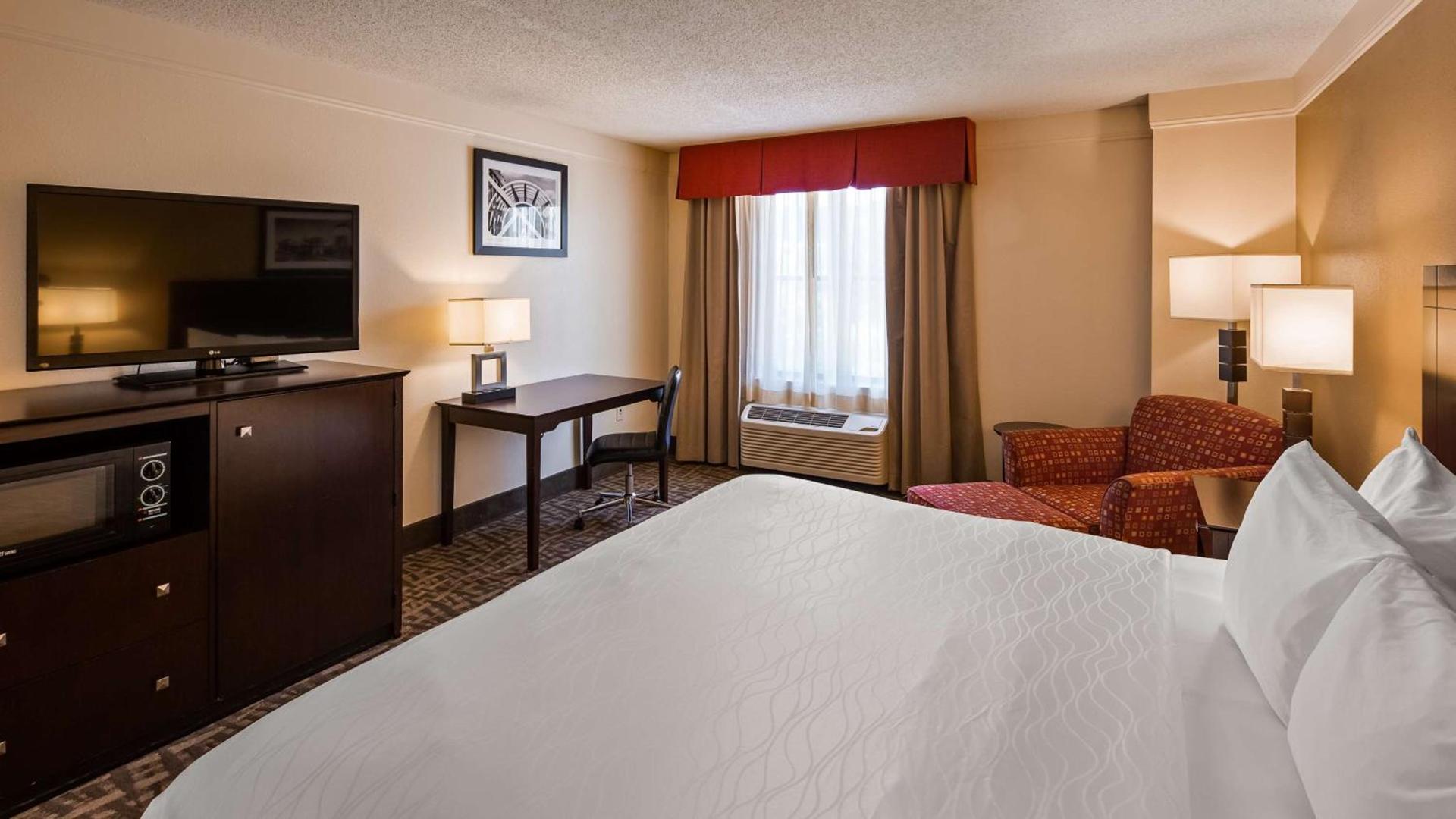 Best Western Plus Peoria photo 11