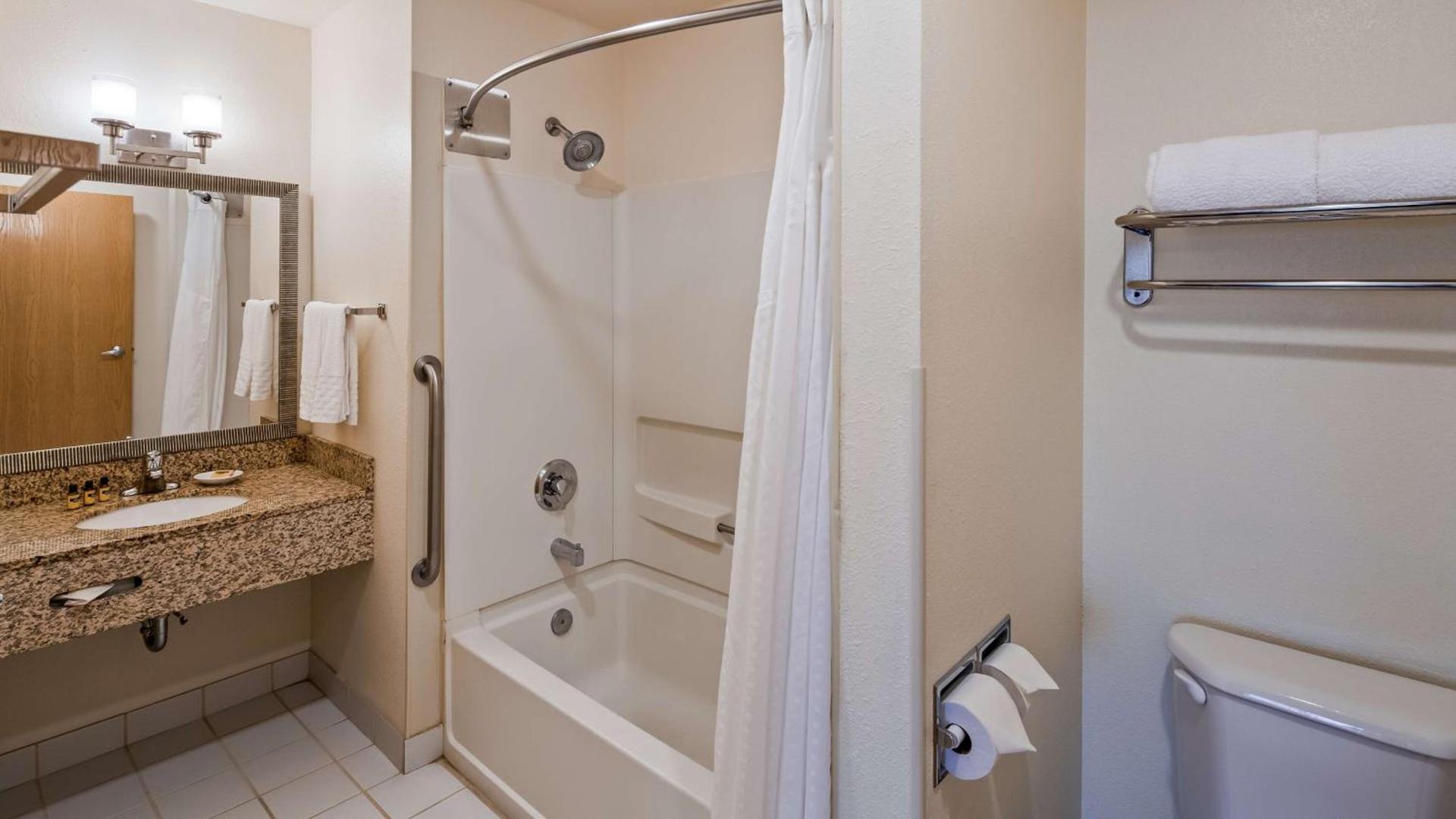 Best Western Plus Peoria photo 18