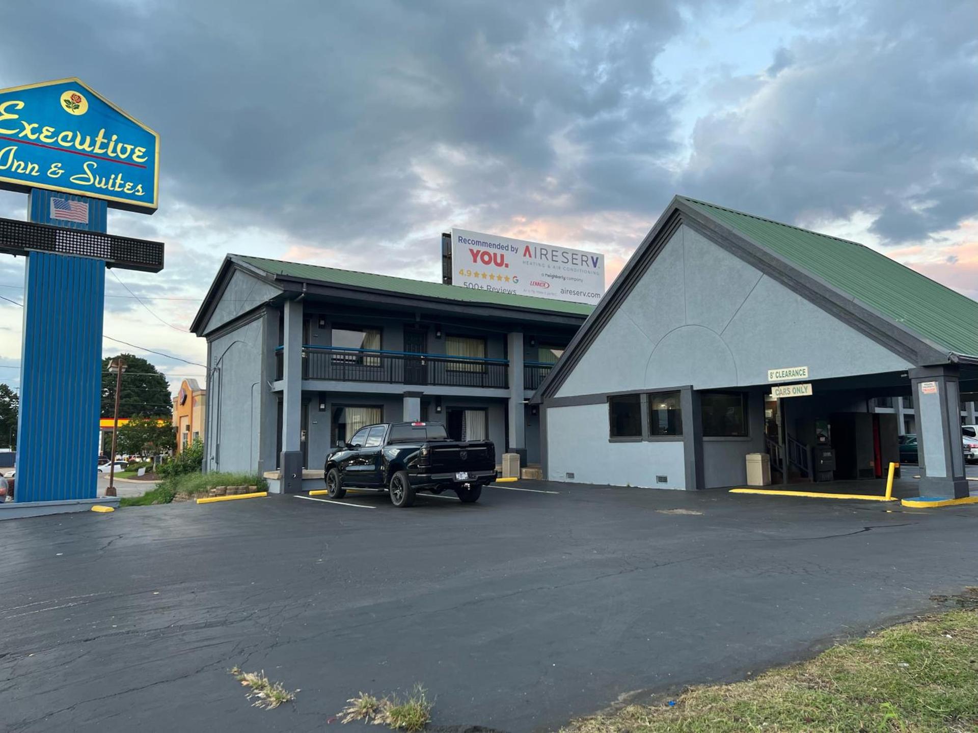 Executive Inn and Suites - Jackson photo 1