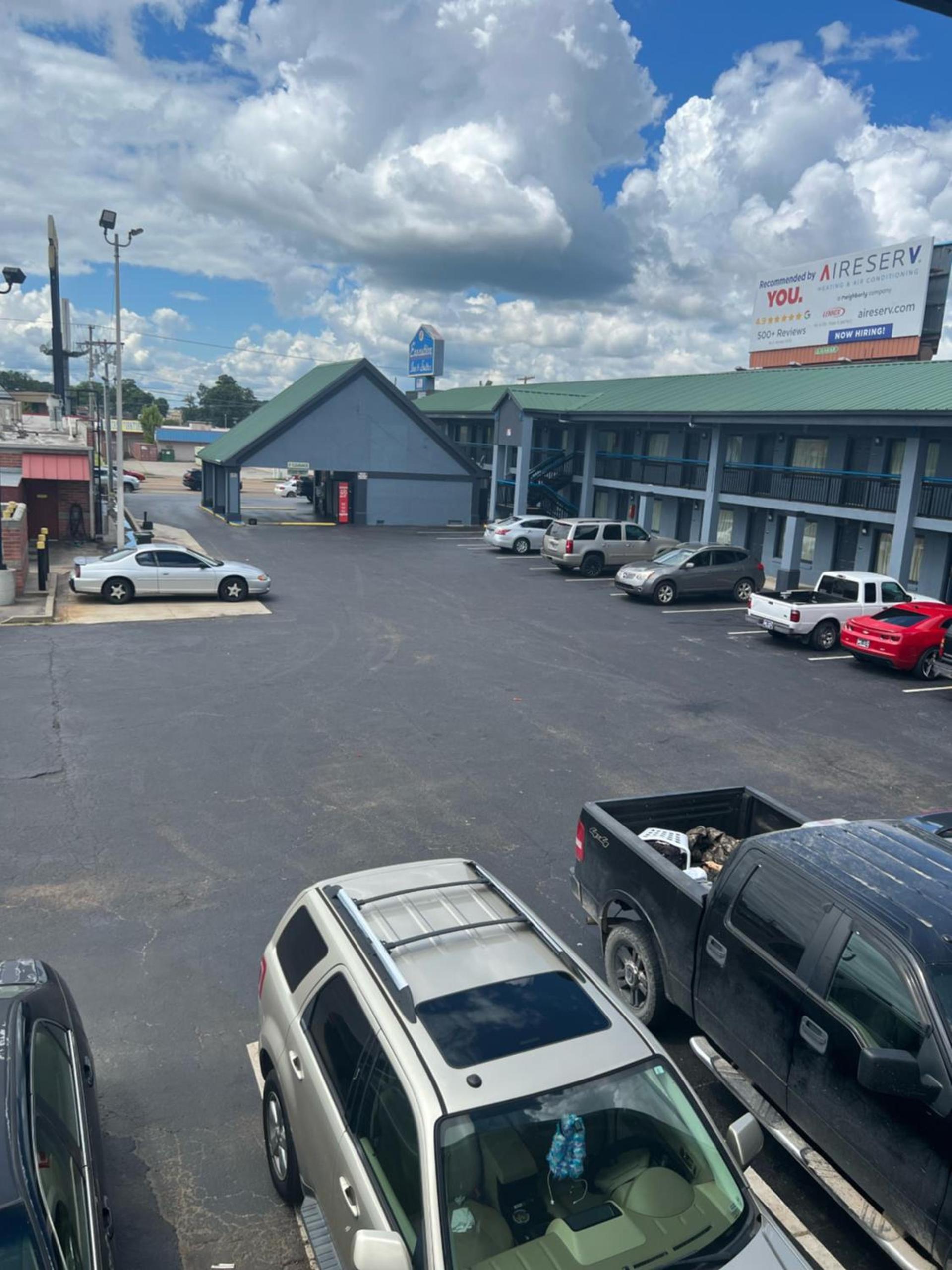 Executive Inn and Suites - Jackson photo 3