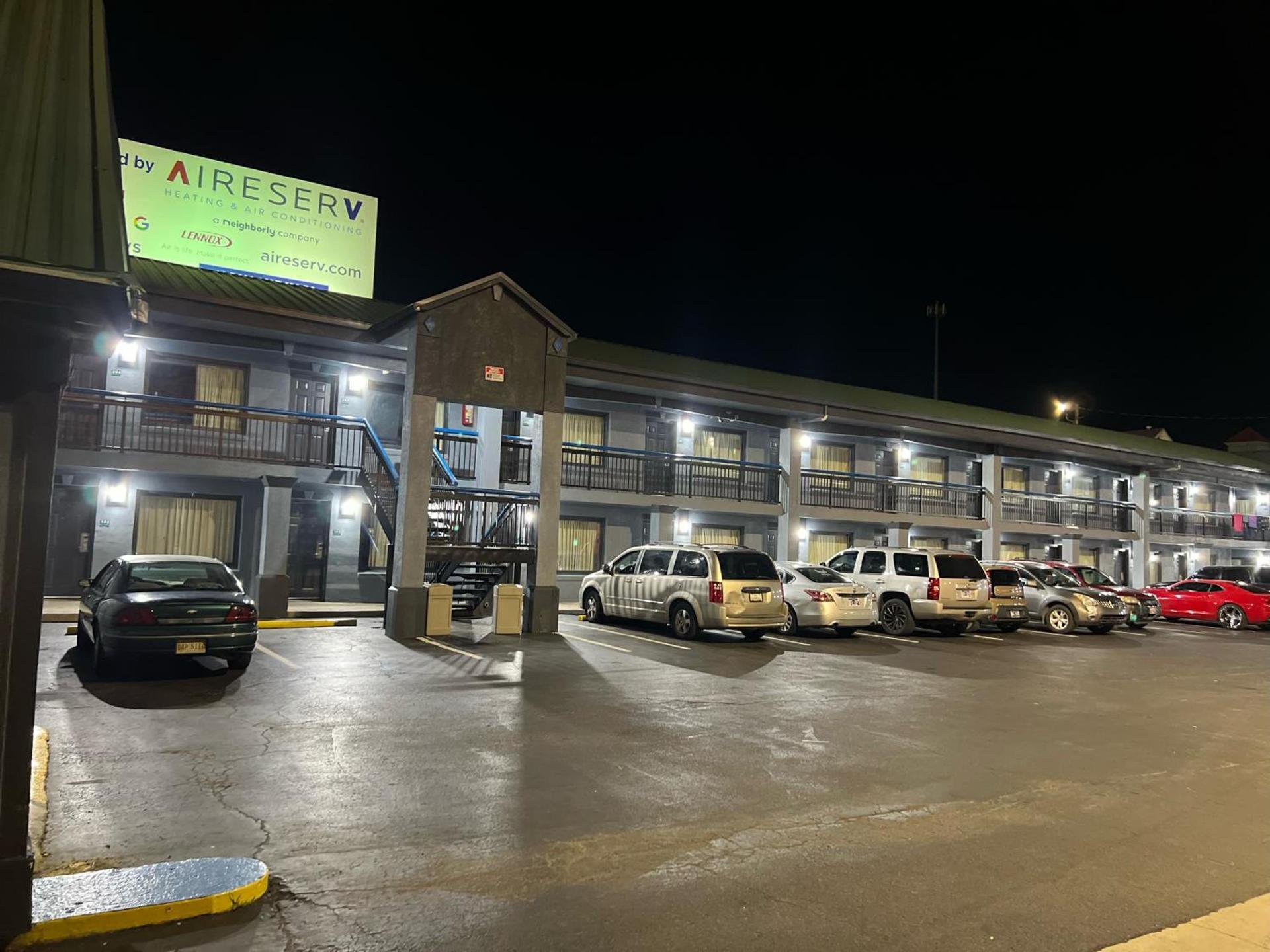 Executive Inn and Suites - Jackson photo 5