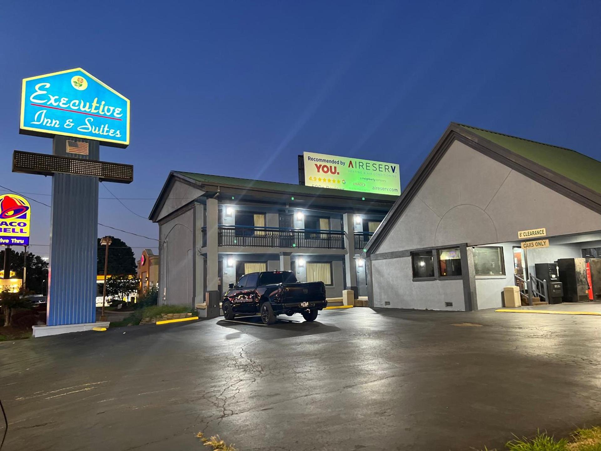 Executive Inn and Suites - Jackson photo 4