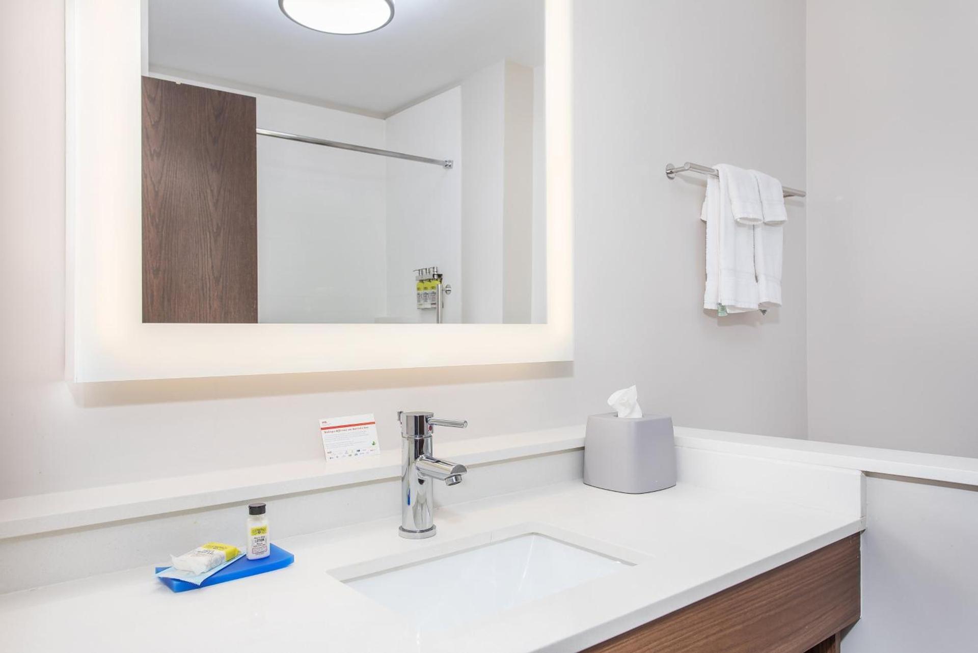 Holiday Inn Express Williamsburg by IHG photo 6