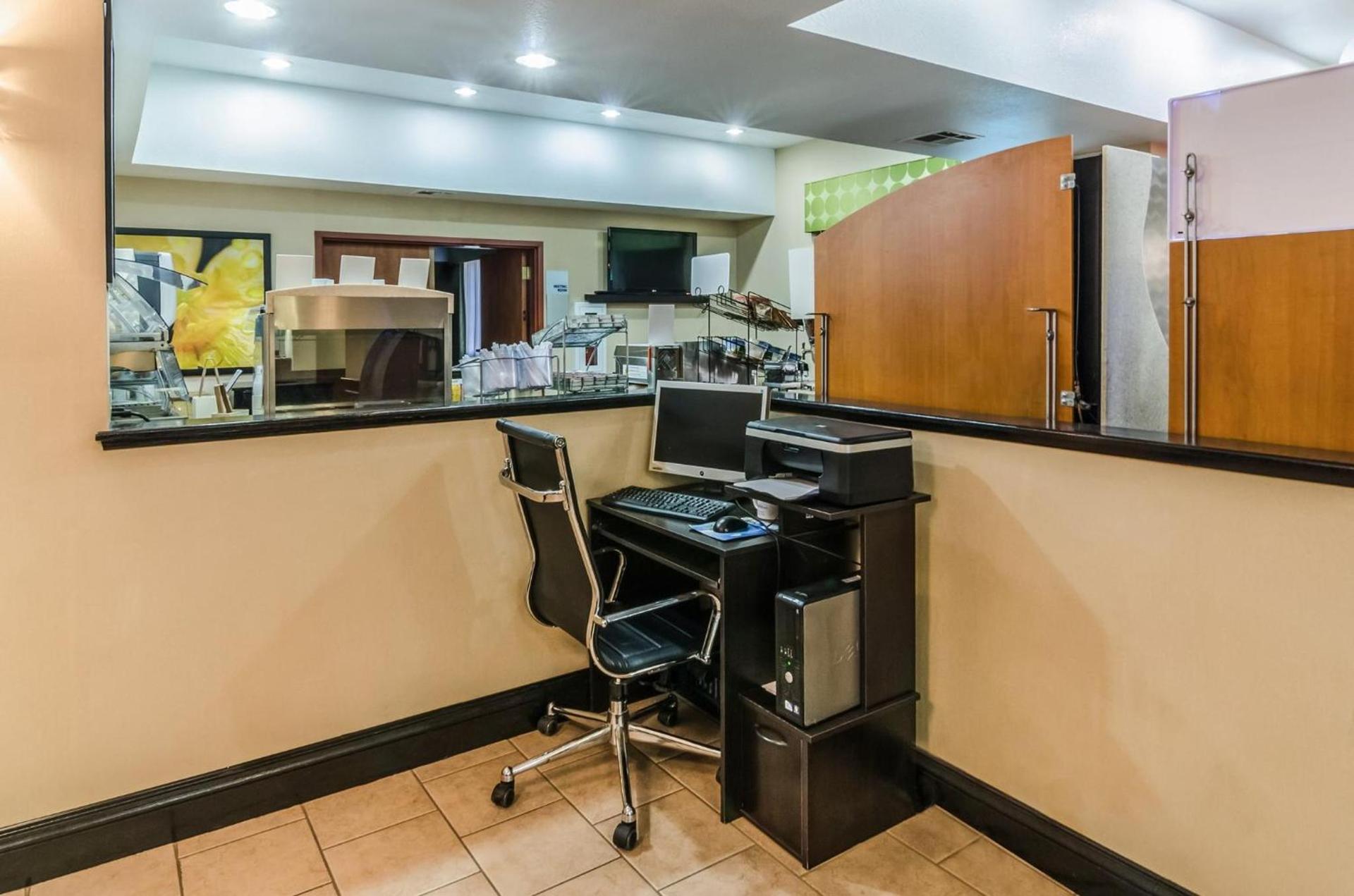 Holiday Inn Express Hotel & Suites Vinita by IHG photo 6