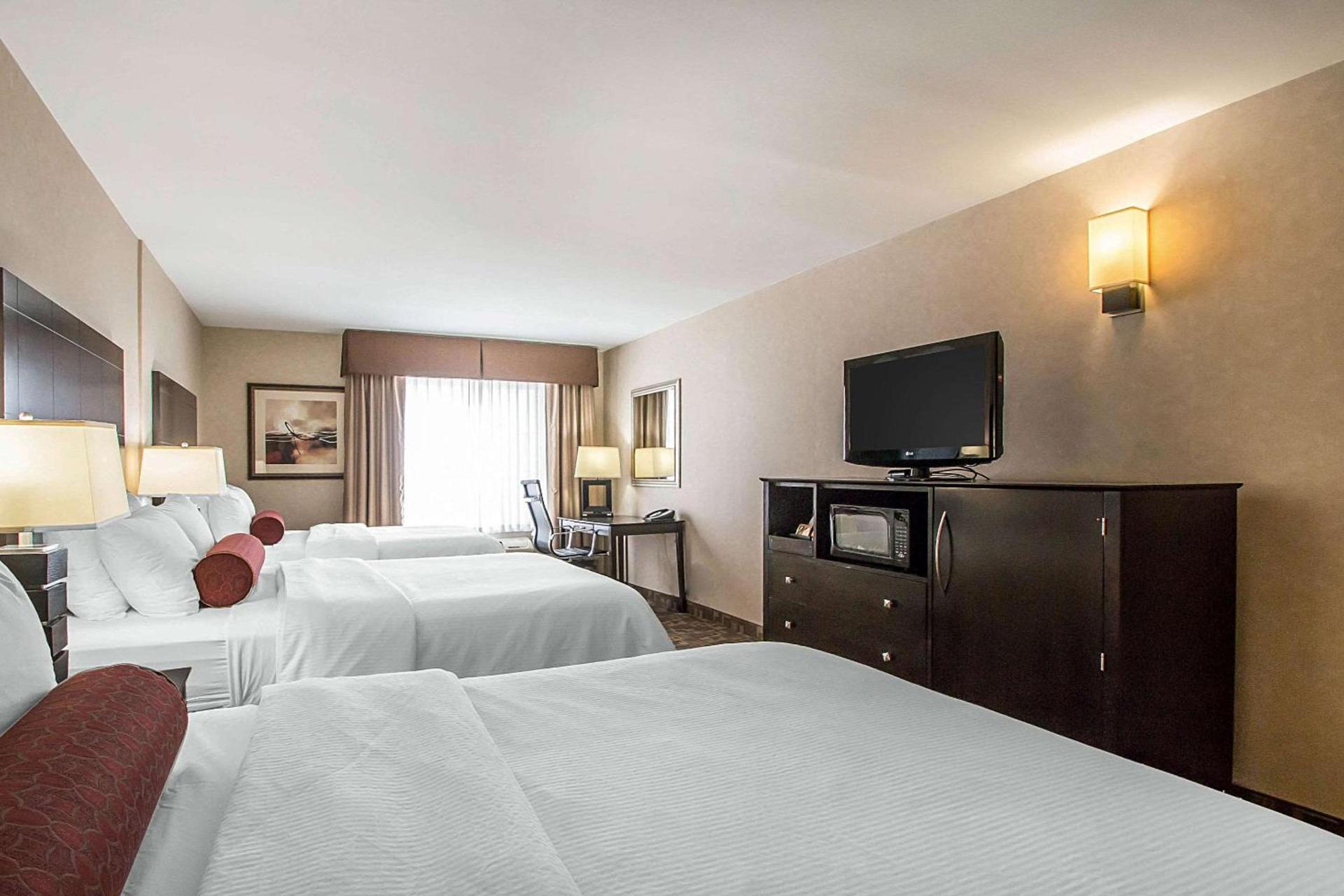 Clarion Inn Elmhurst - Oak Brook near I-88, I-290, I-294 photo 17