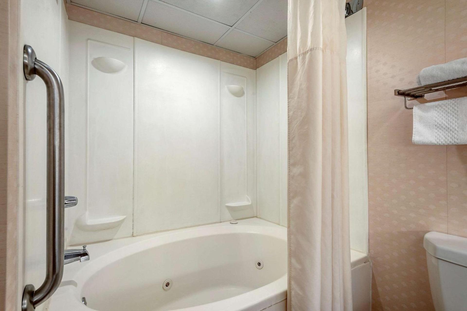 Quality Inn Montgomeryville-Philadelphia photo 19