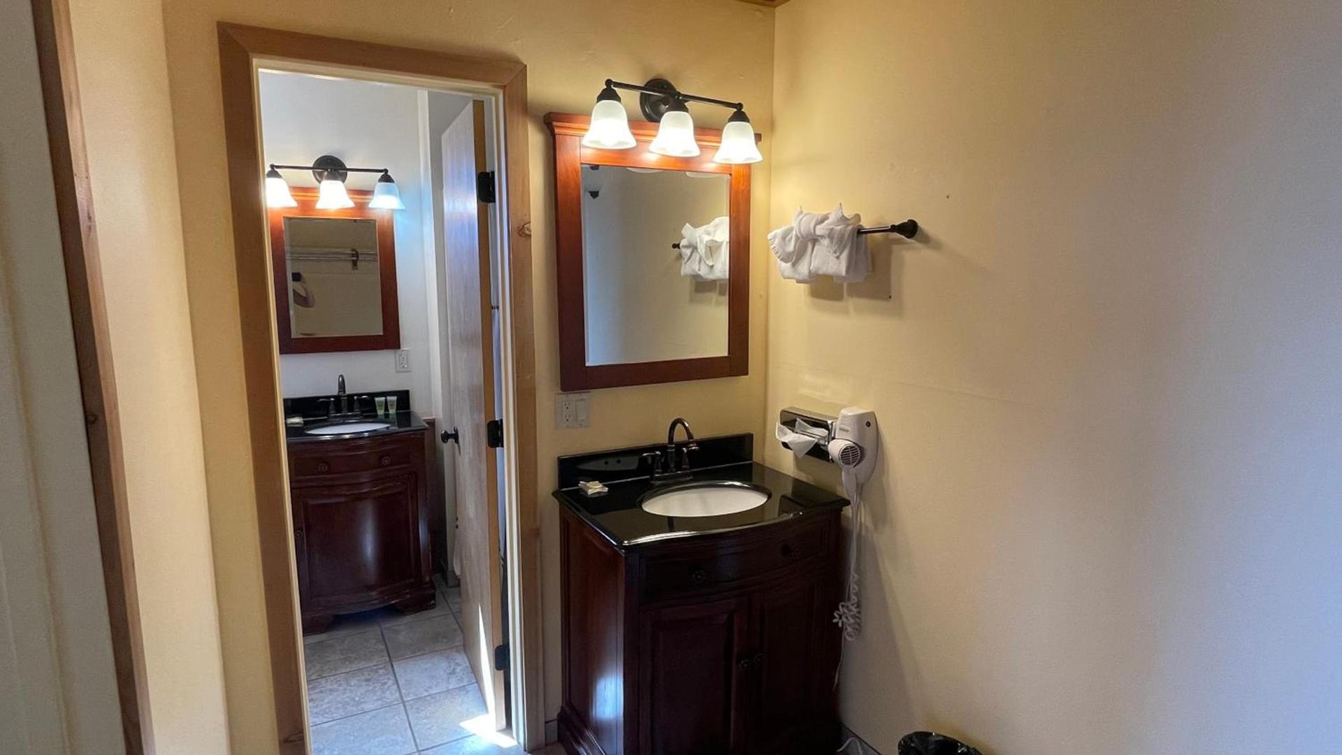 Yosemite Gateway Motel photo 25
