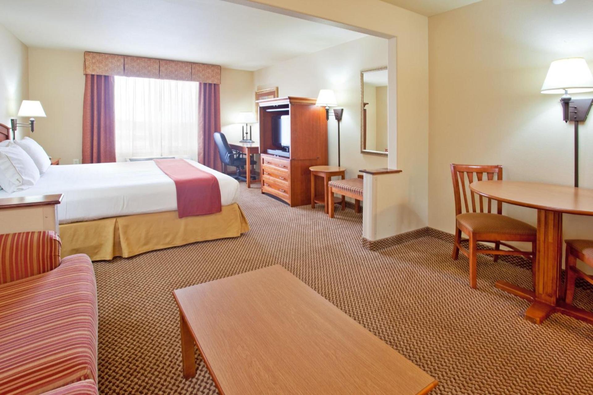 Holiday Inn Express Hotel & Suites Cedar City by IHG photo 7
