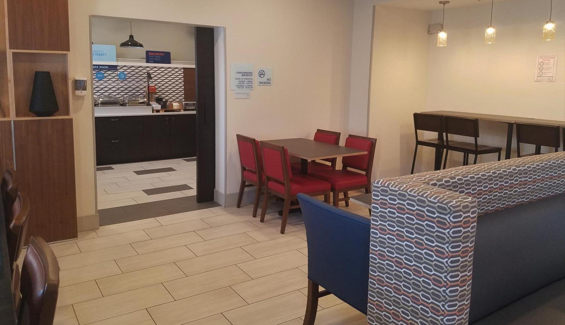 Holiday Inn Express Irwin PA TPK Exit 67 by IHG photo 3