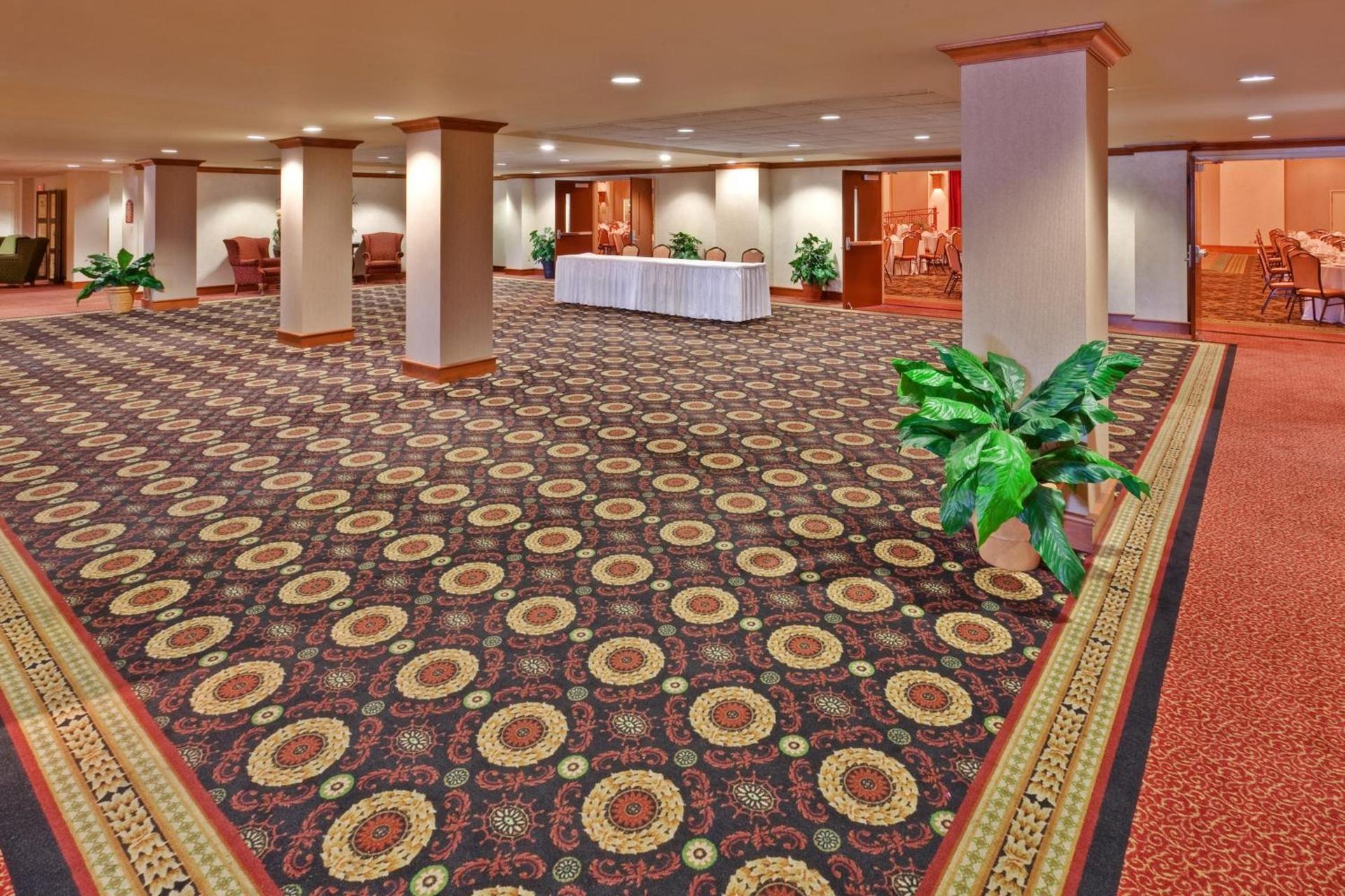 Holiday Inn Memphis-University of Memphis, an IHG Hotel photo 20