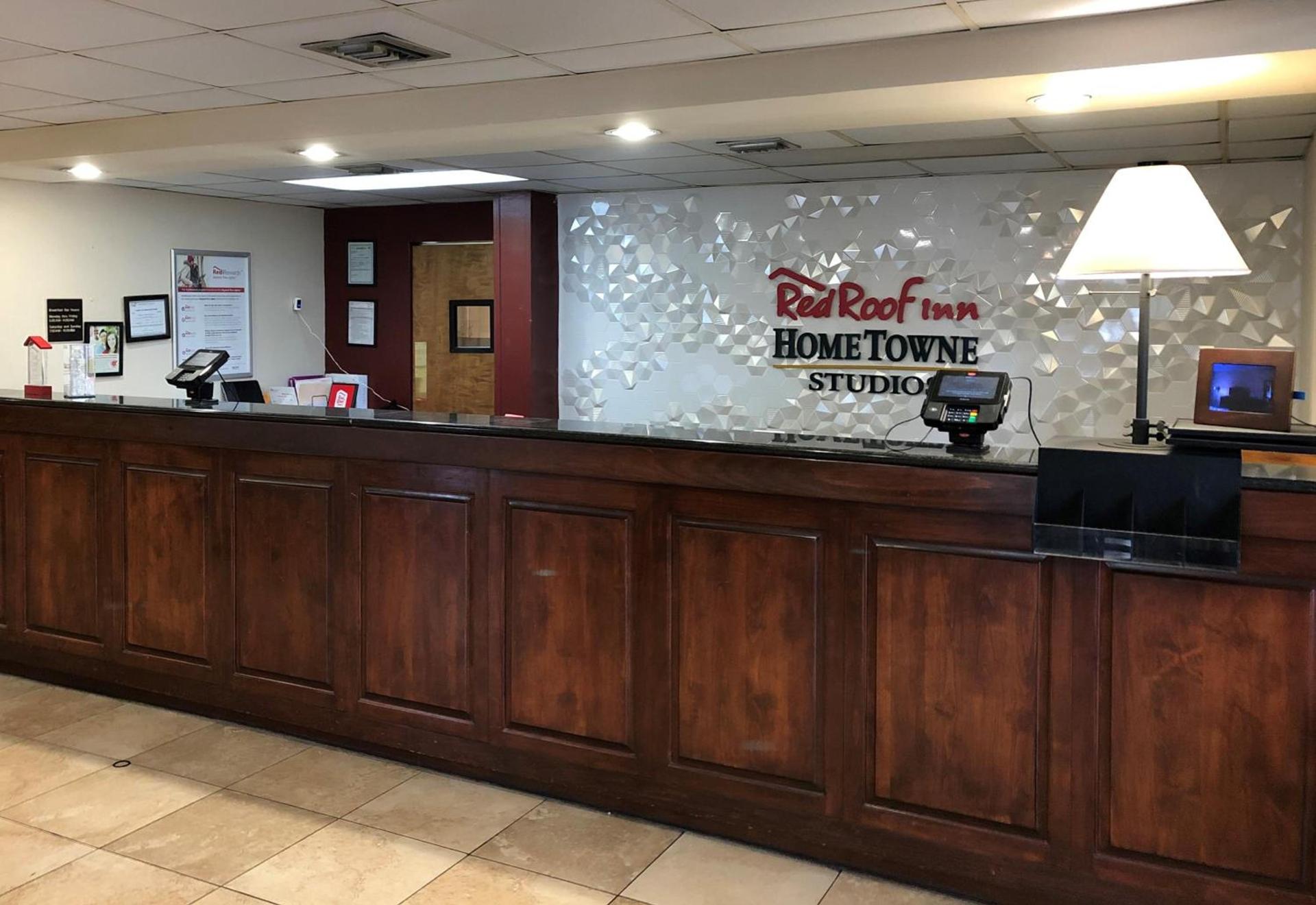 HomeTowne Studios by Red Roof Augusta photo 7