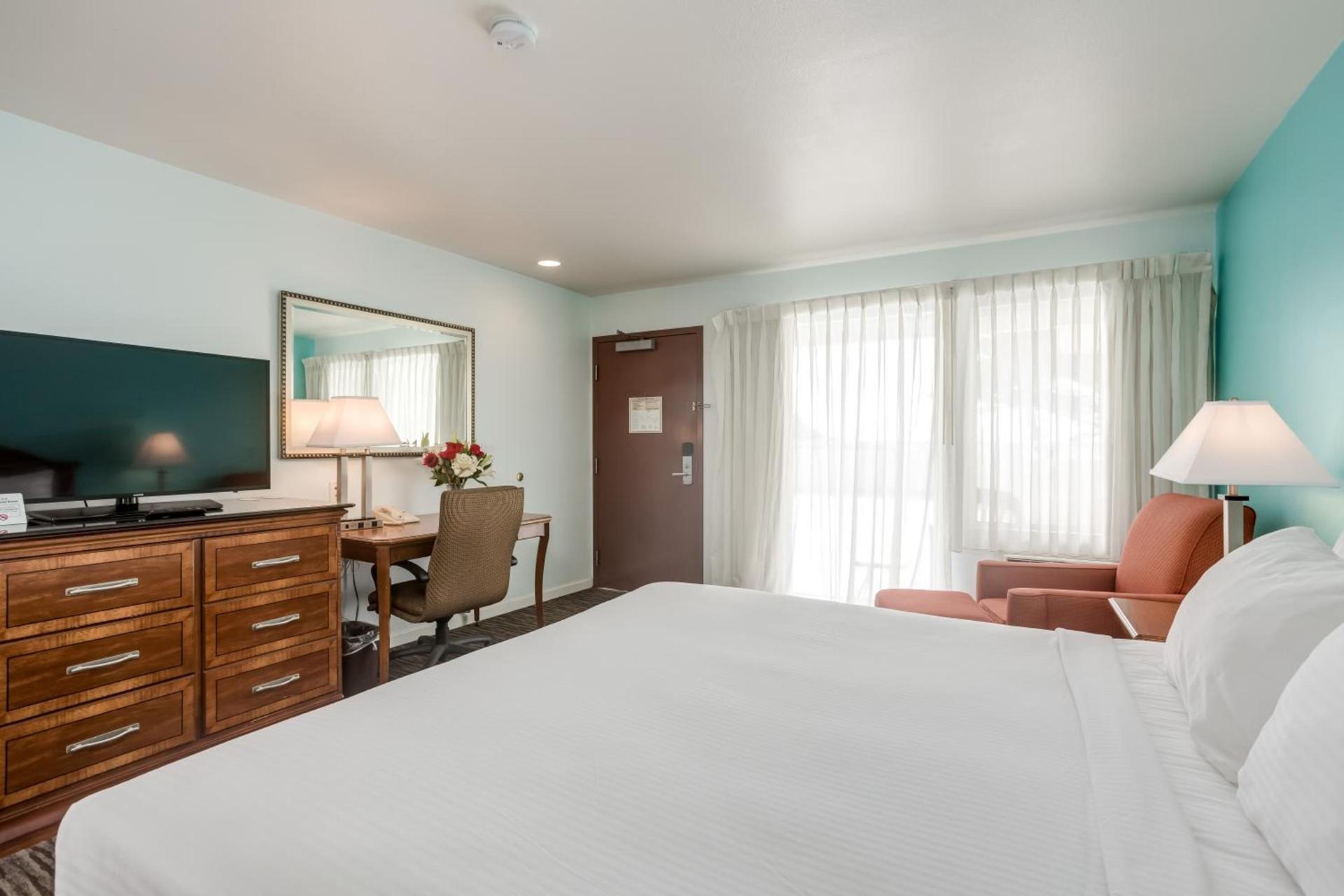 Pacifica Beach Hotel photo 33