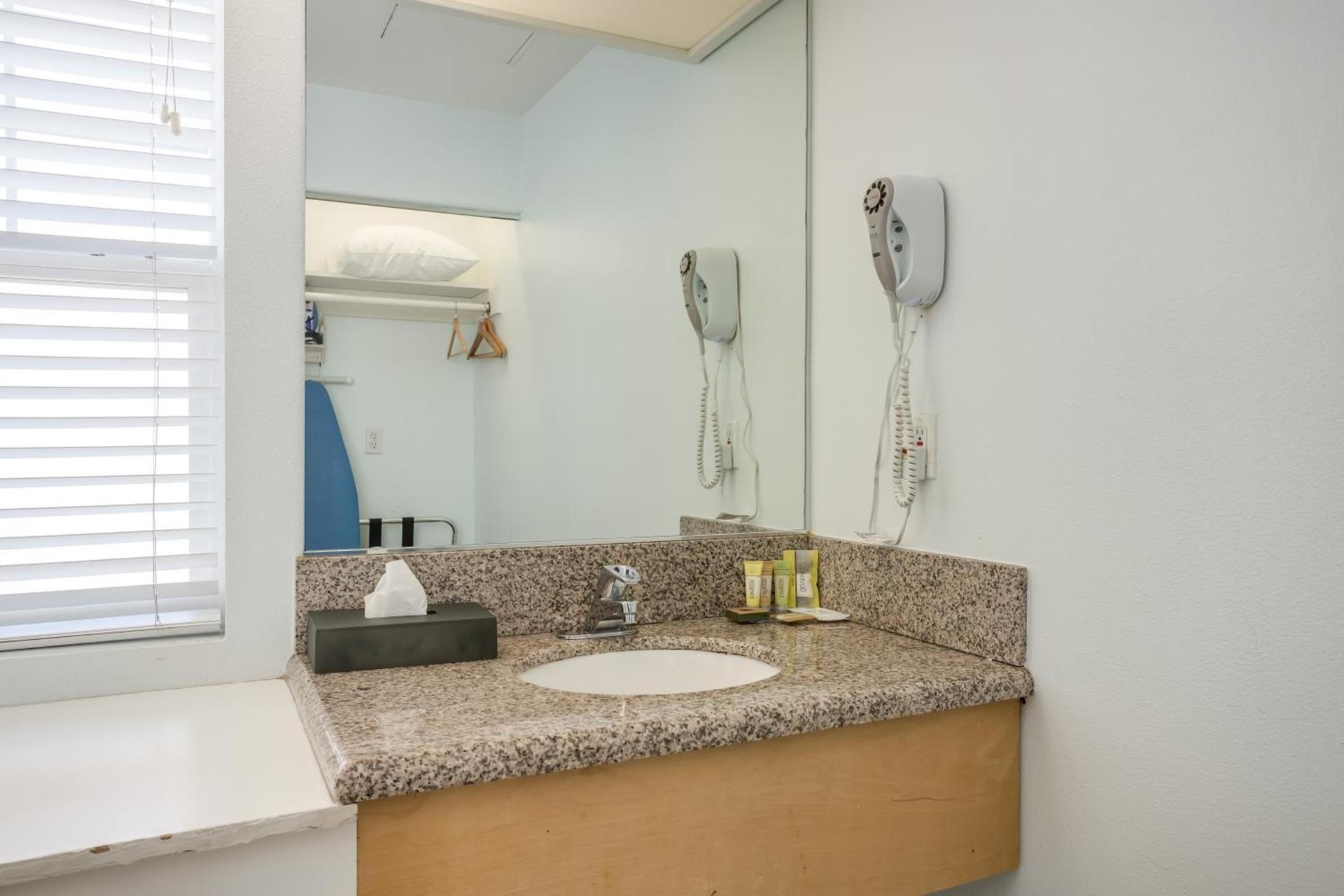 Pacifica Beach Hotel photo 35