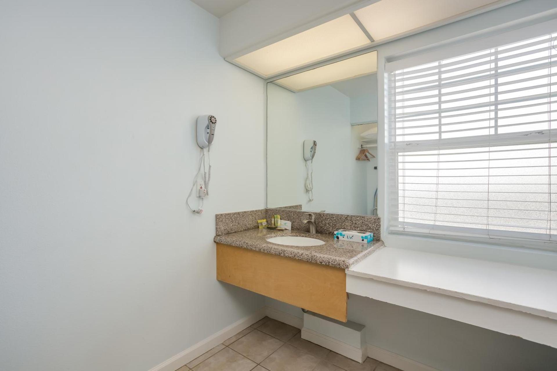 Pacifica Beach Hotel photo 42