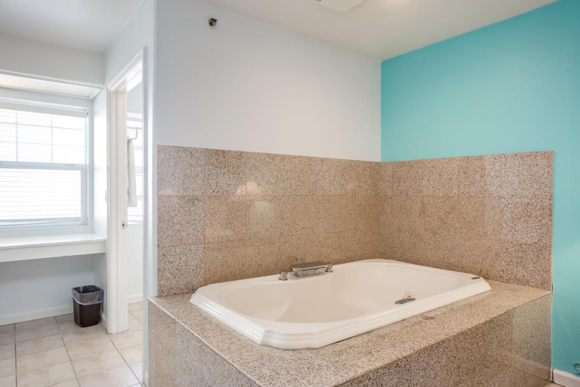Pacifica Beach Hotel photo 41