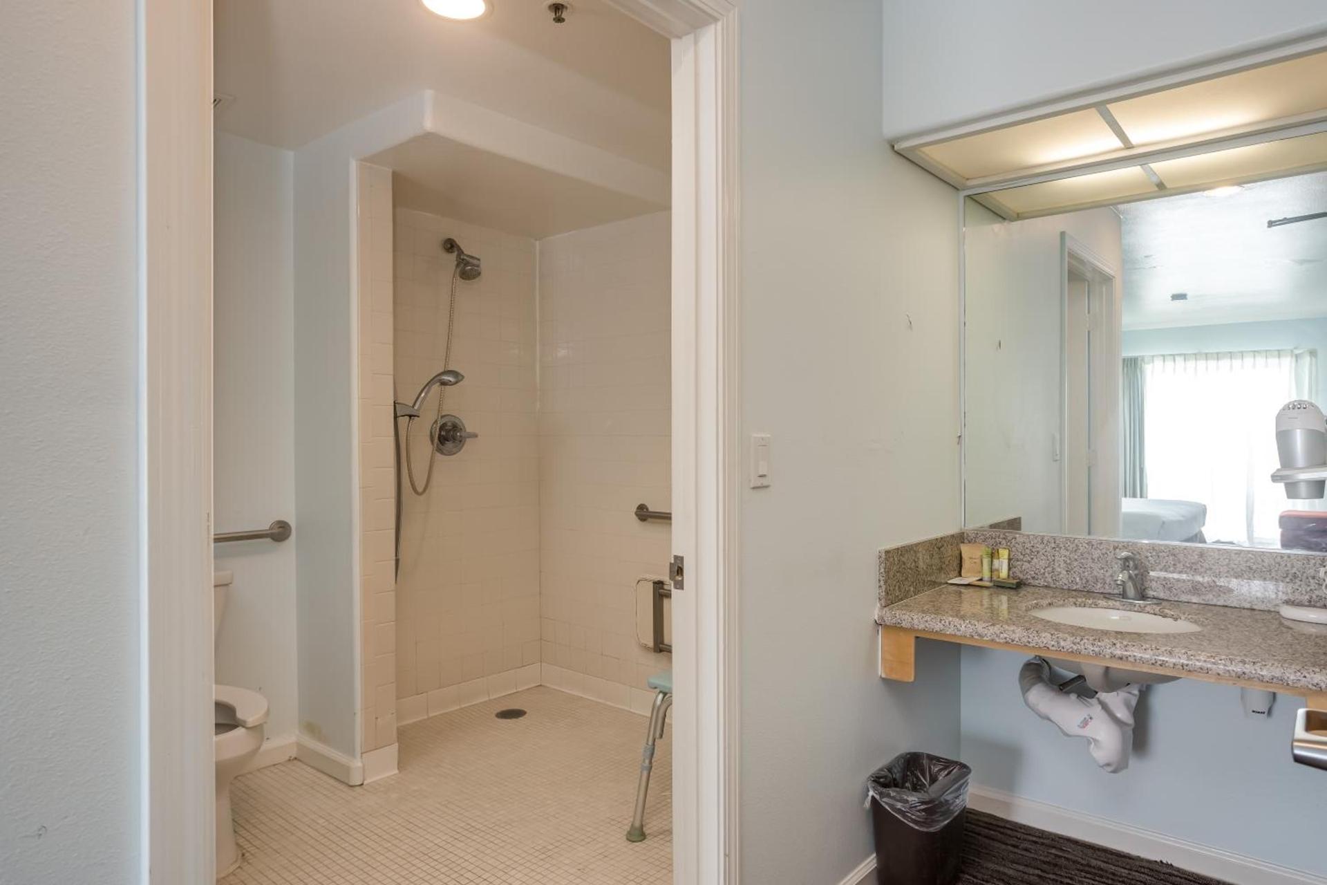 Pacifica Beach Hotel photo 55