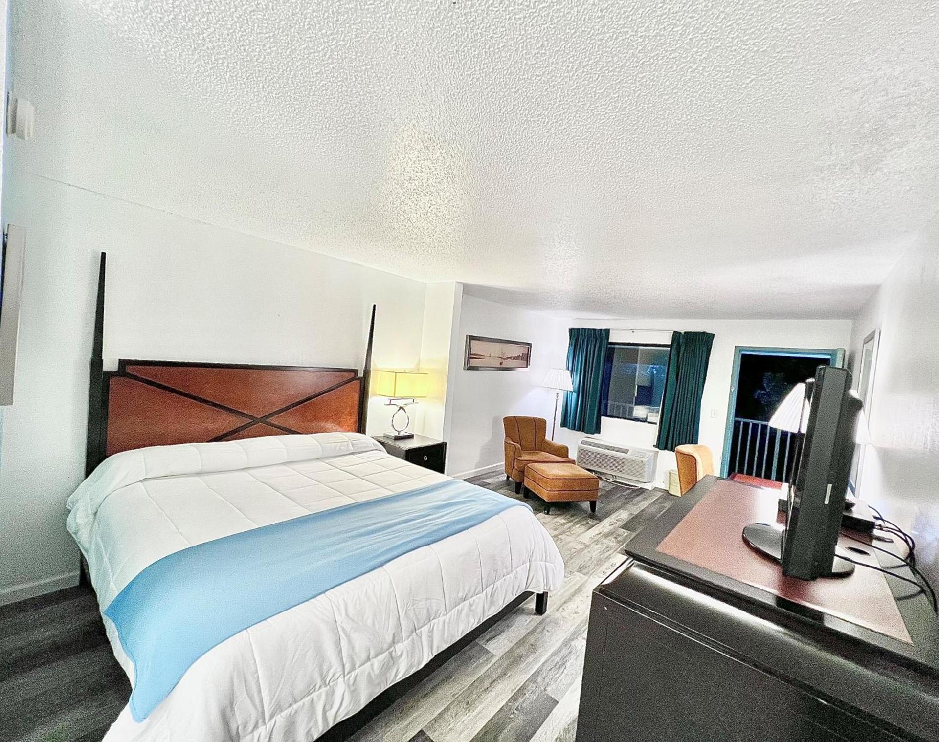 Bayou Inn & Suites photo 19