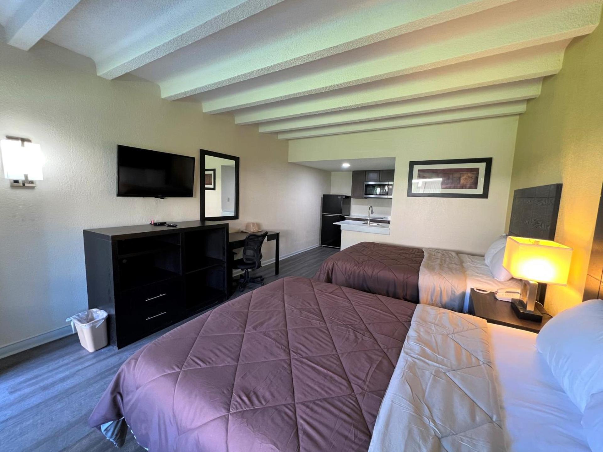 James River Inn & Suites photo 24