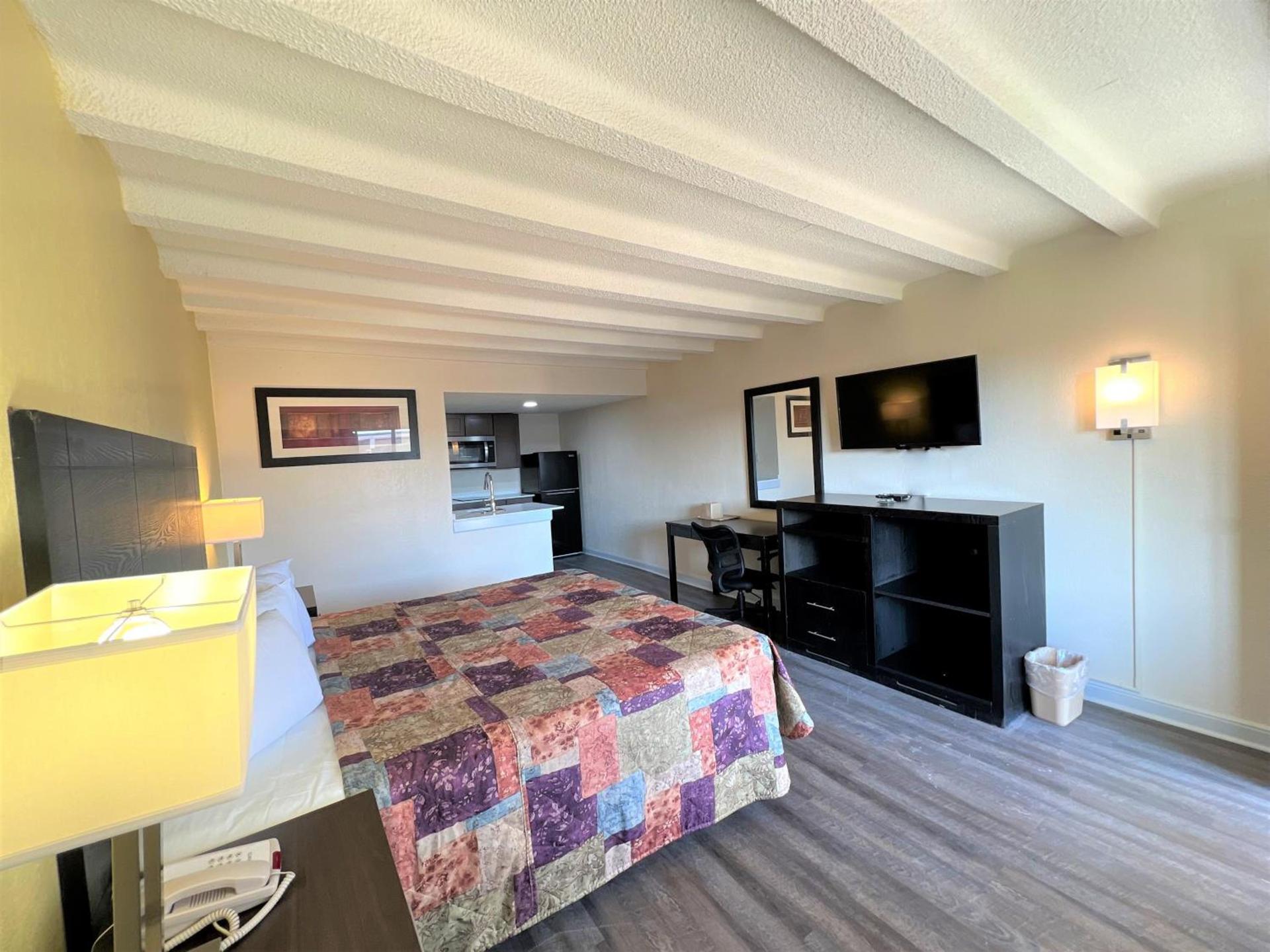 James River Inn & Suites photo 19
