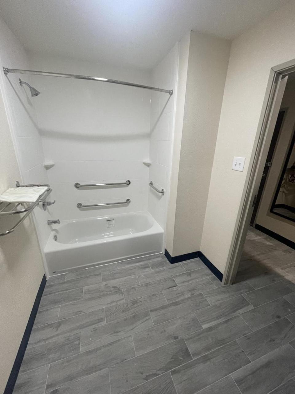 Fairway Inn photo 14
