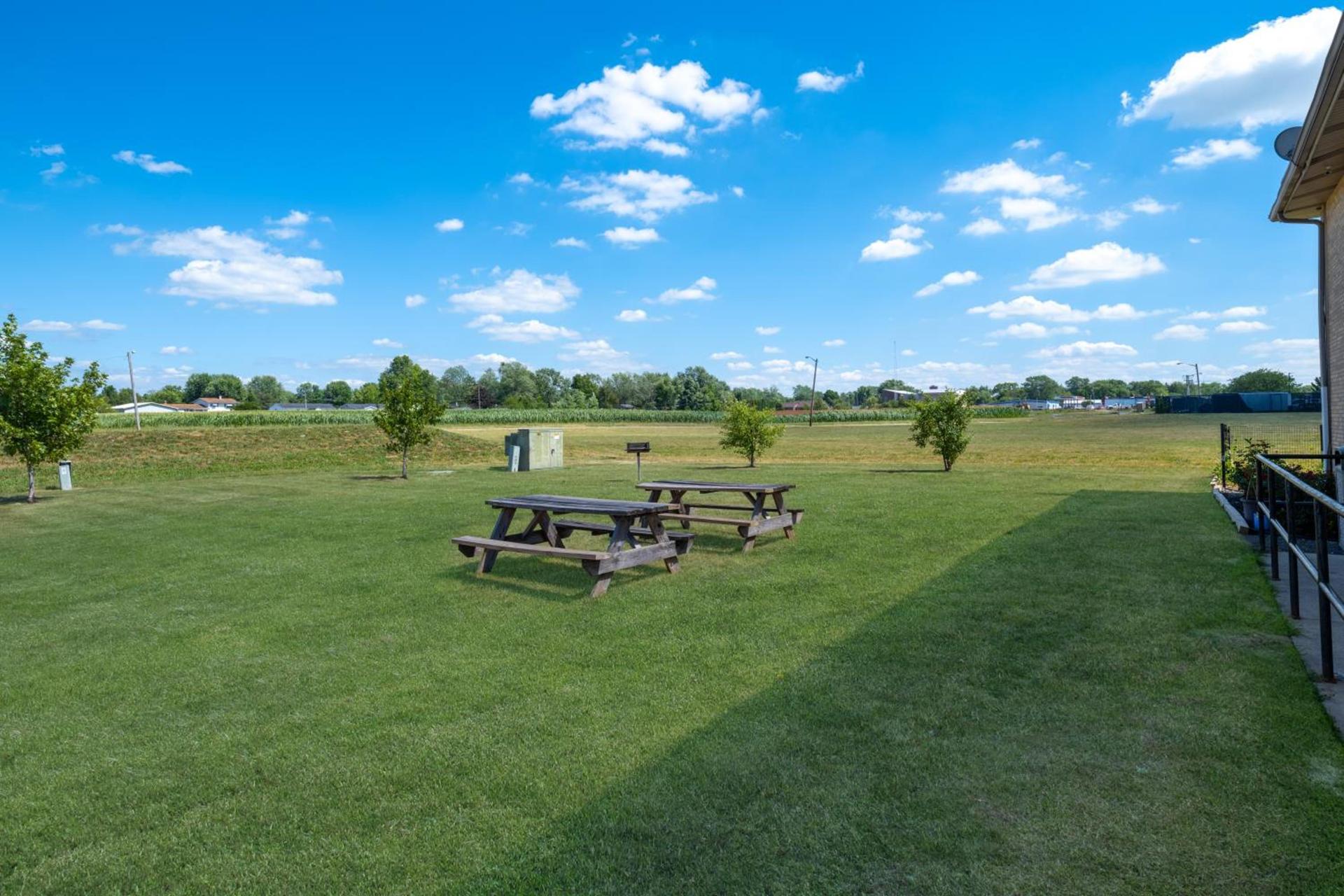 Super 8 by Wyndham Kokomo photo 53