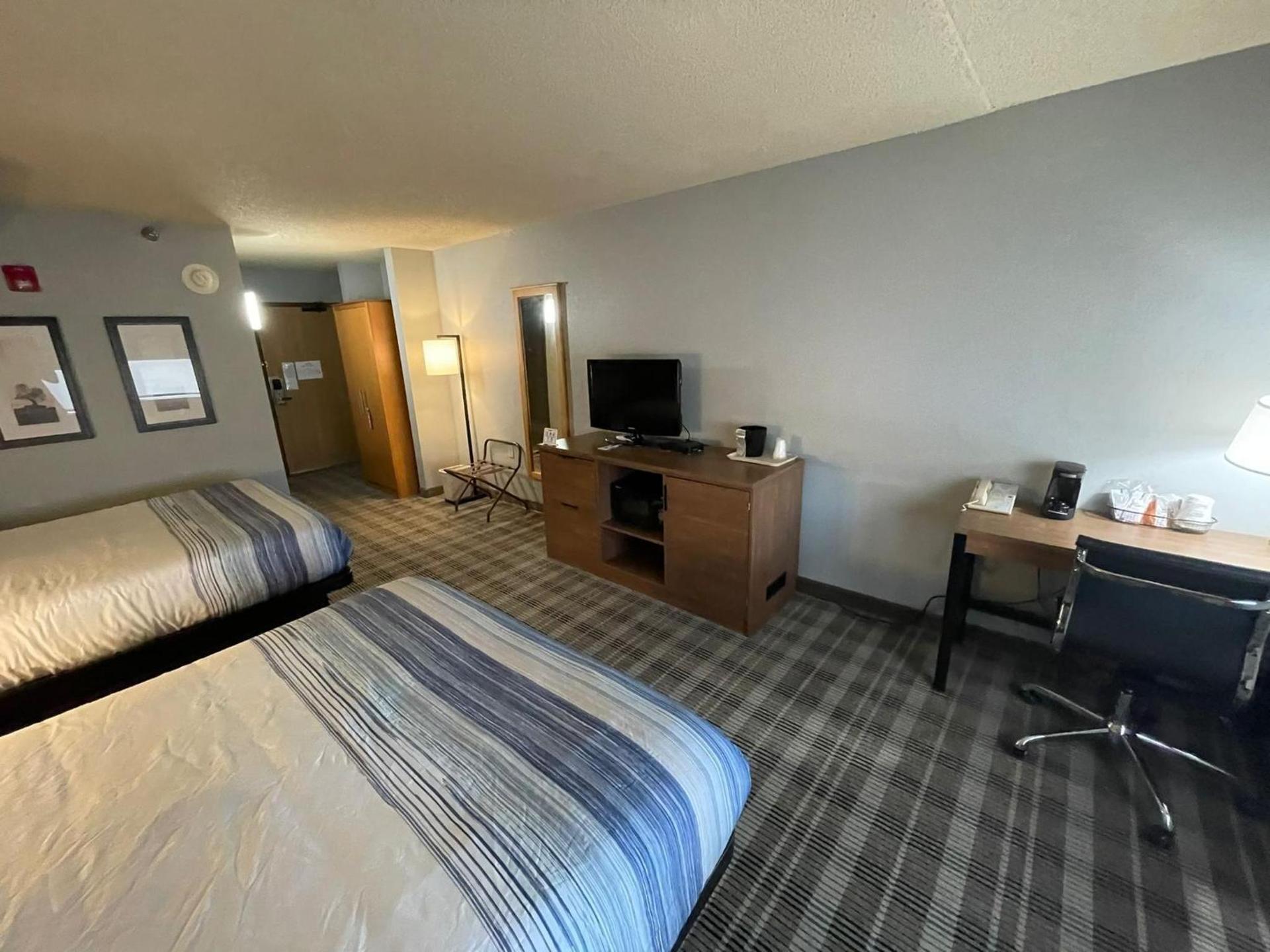 AmericInn by Wyndham Sayre photo 42