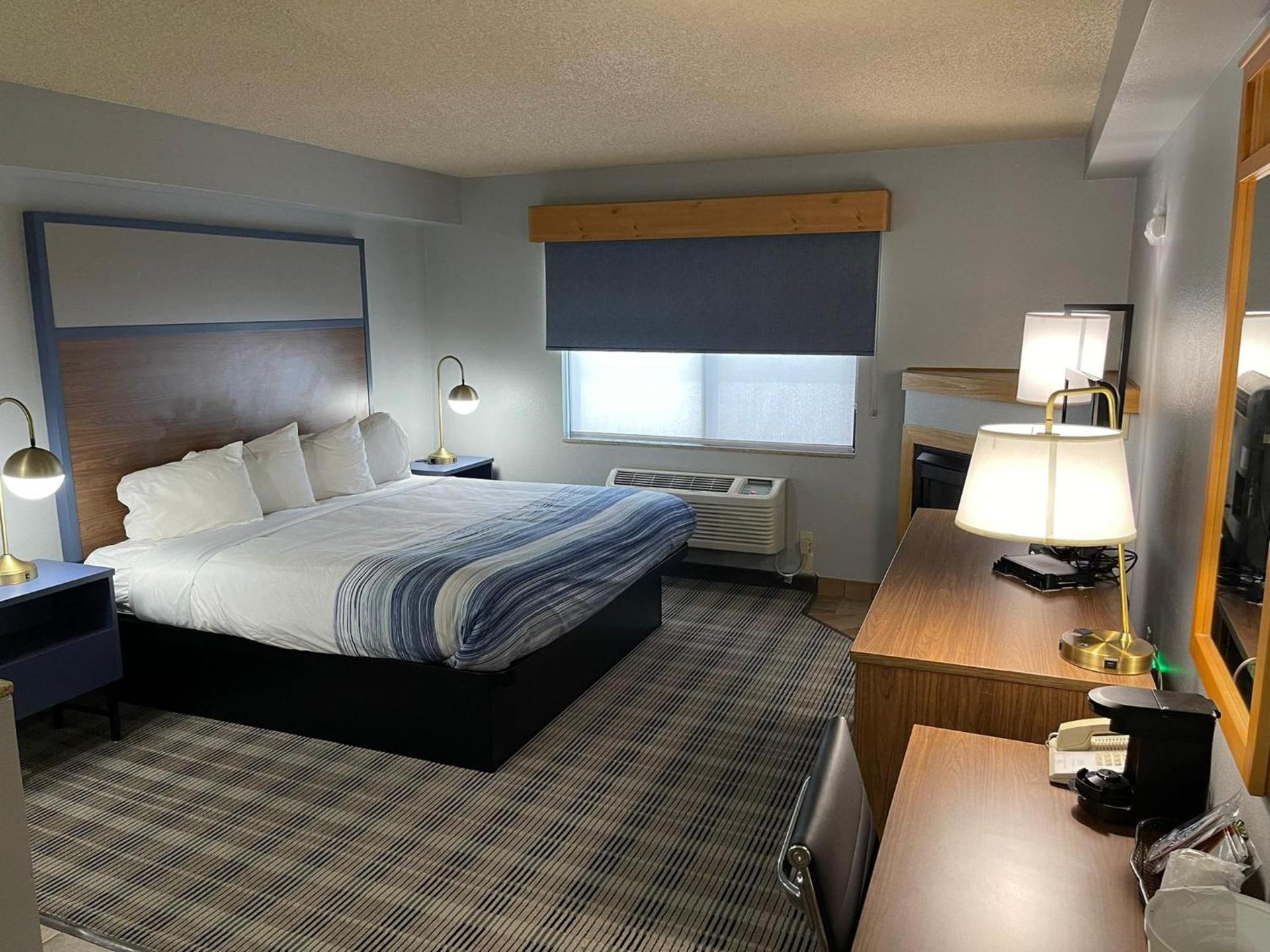 AmericInn by Wyndham Sayre photo 46