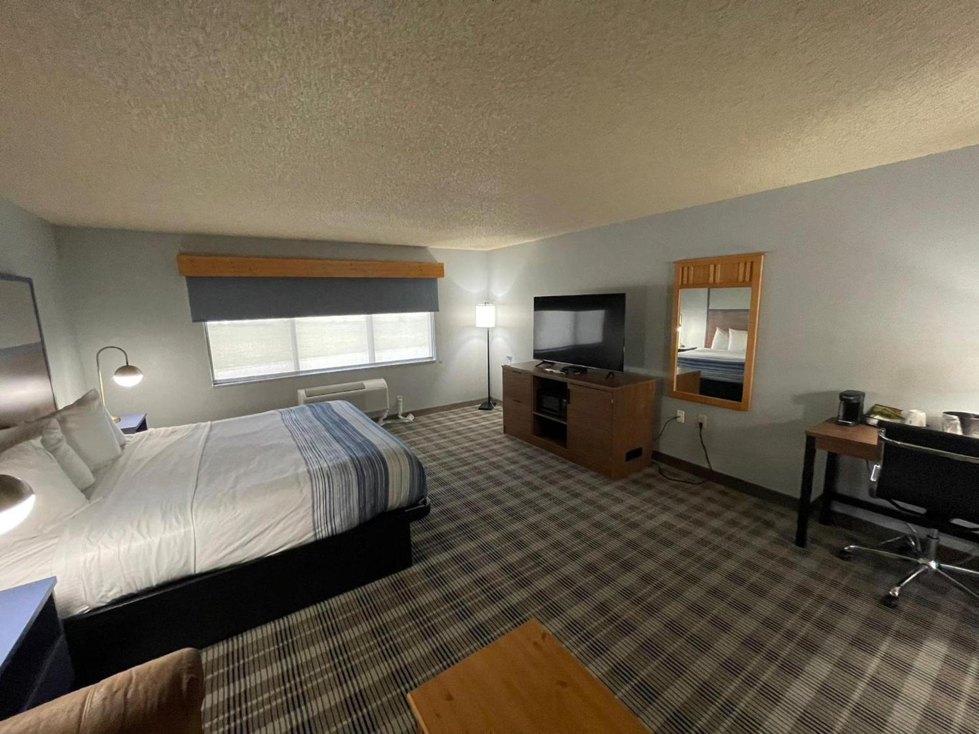 AmericInn by Wyndham Sayre photo 56