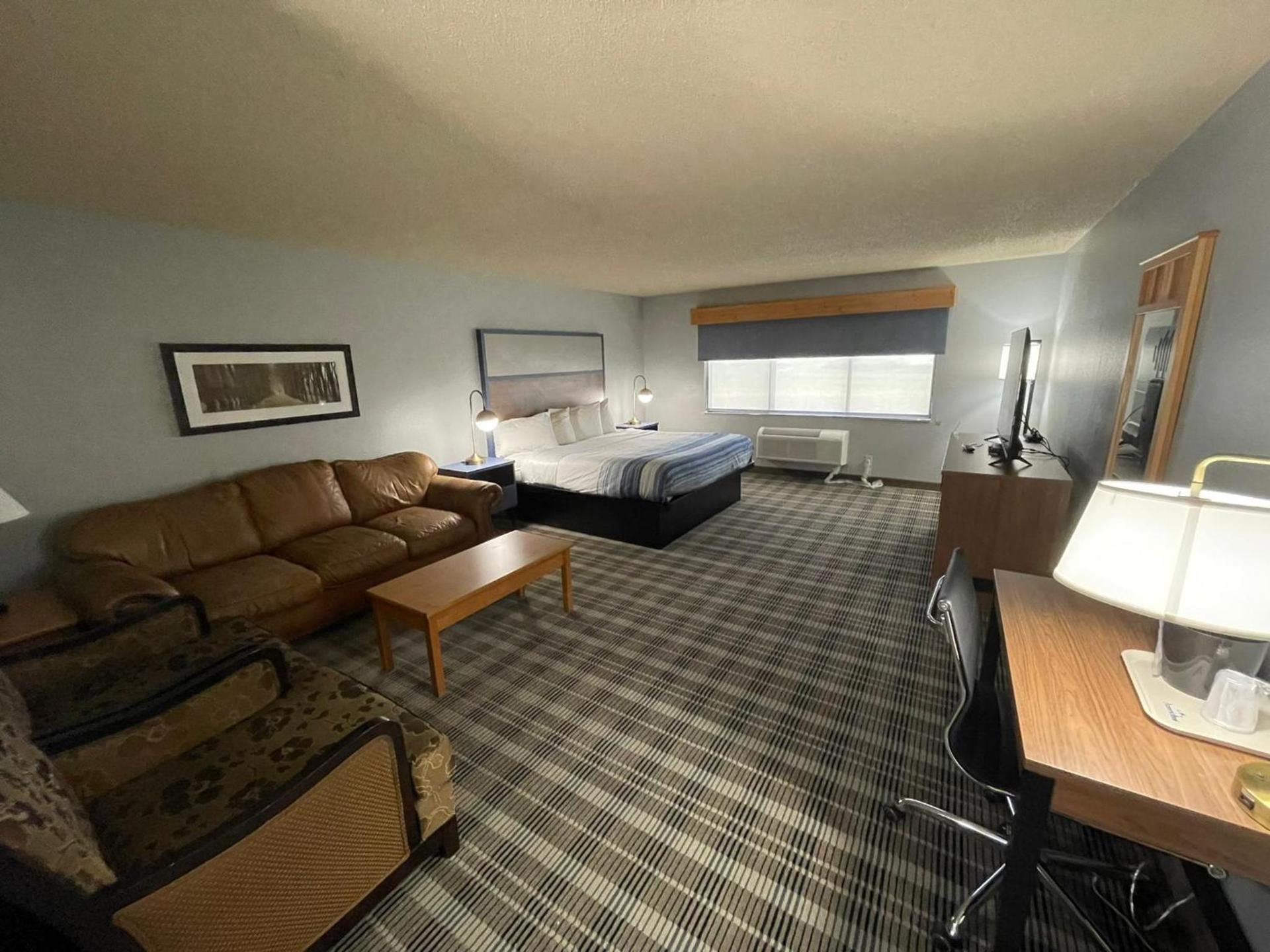 AmericInn by Wyndham Sayre photo 64
