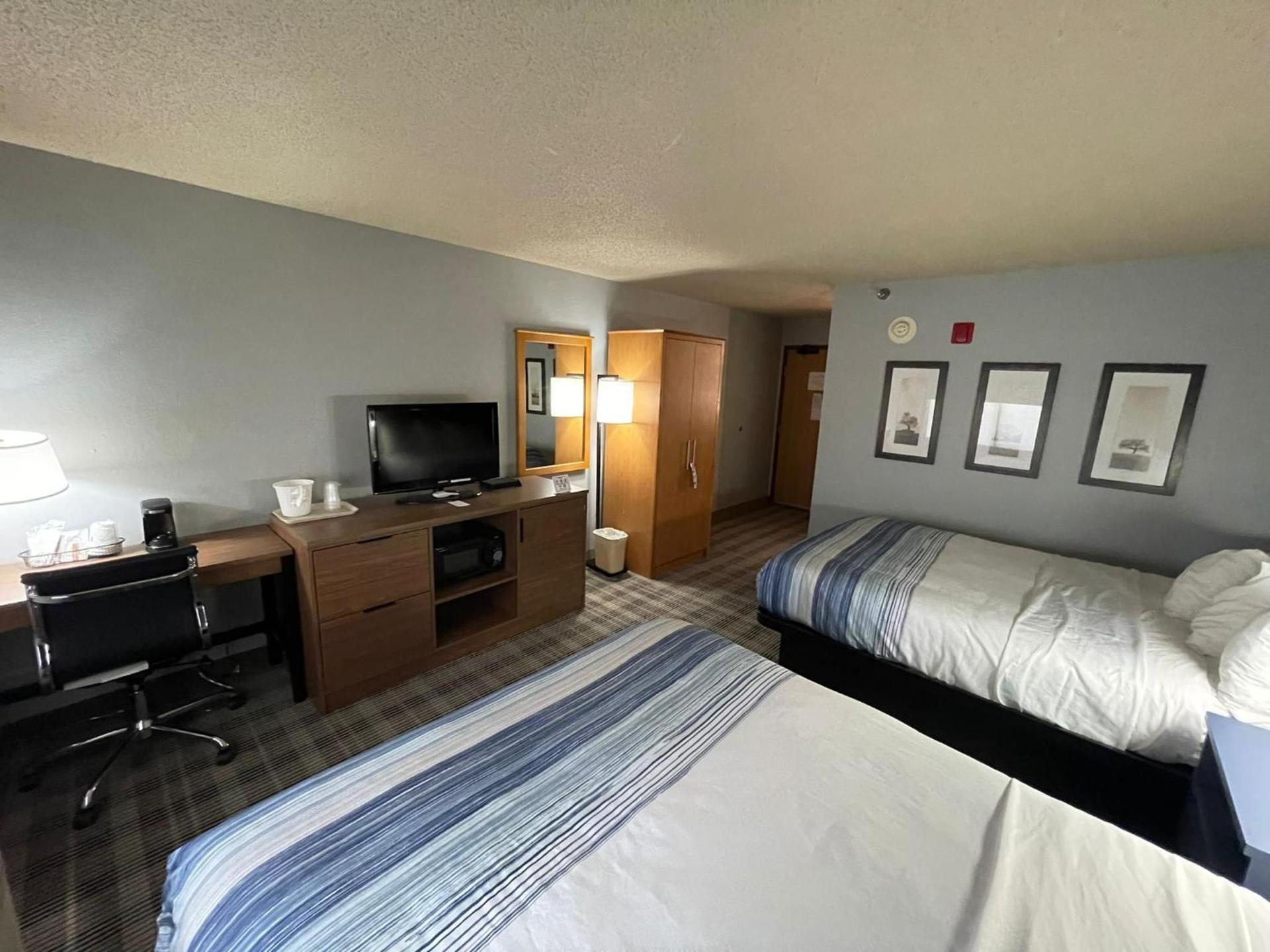 AmericInn by Wyndham Sayre photo 74
