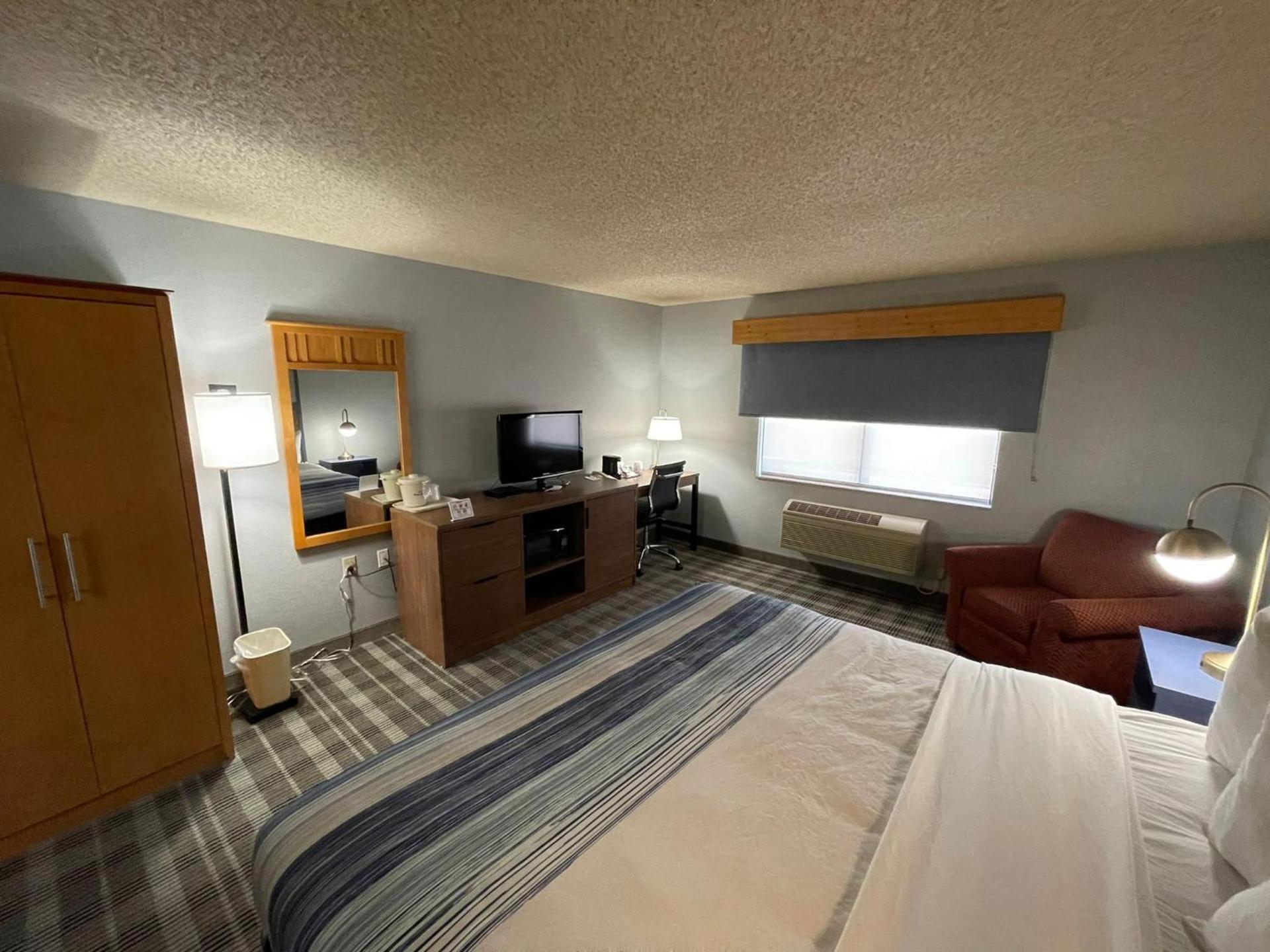 AmericInn by Wyndham Sayre photo 80