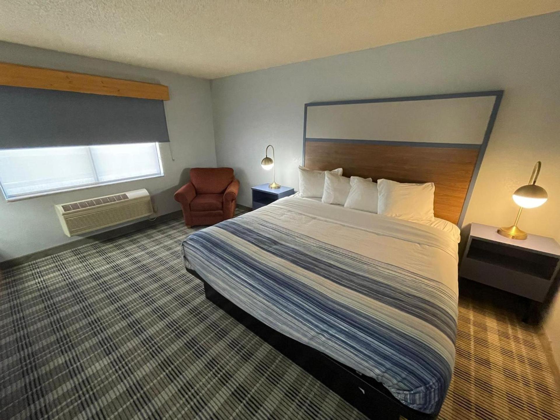 AmericInn by Wyndham Sayre photo 90