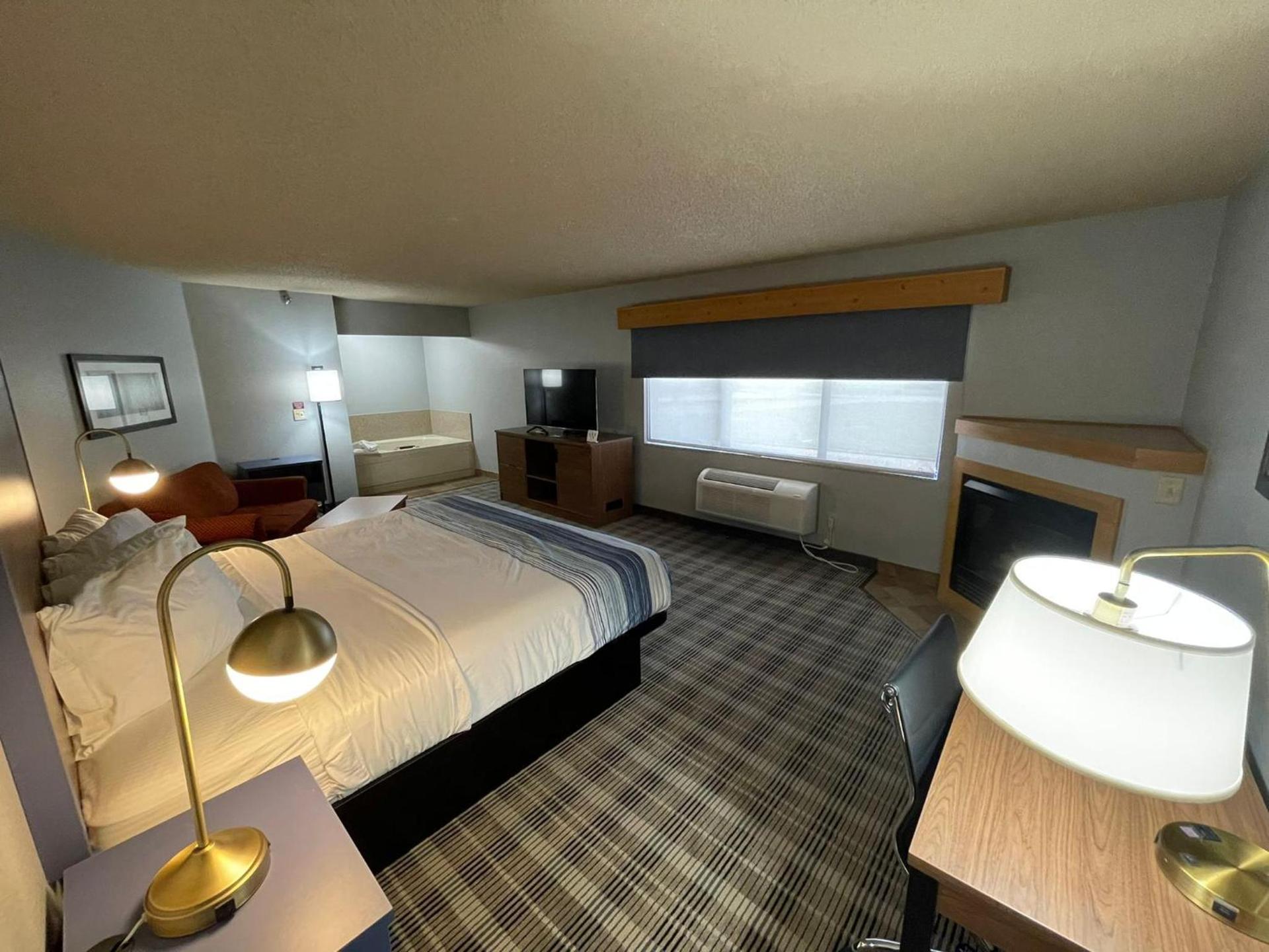 AmericInn by Wyndham Sayre photo 96
