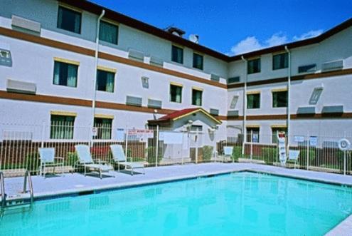 Americas Best Value Inn St. Louis / South photo 14