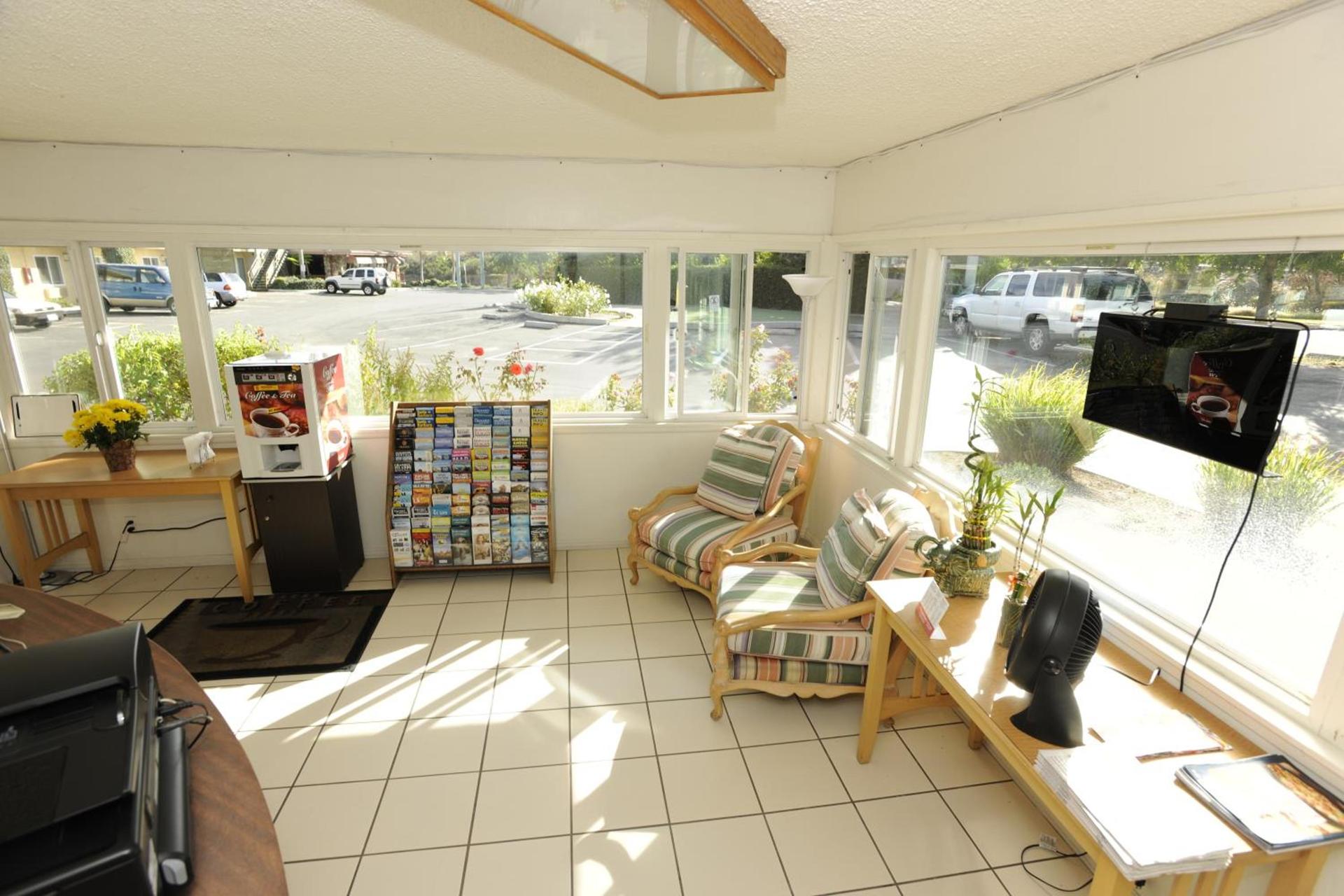 Victoria Motel photo 2
