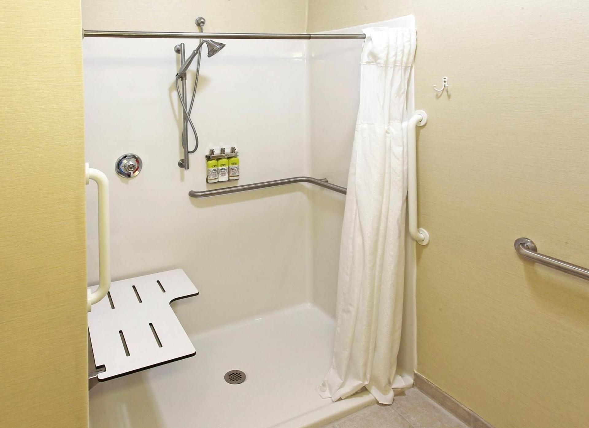 Holiday Inn Express & Suites - Sharon-Hermitage by IHG photo 31