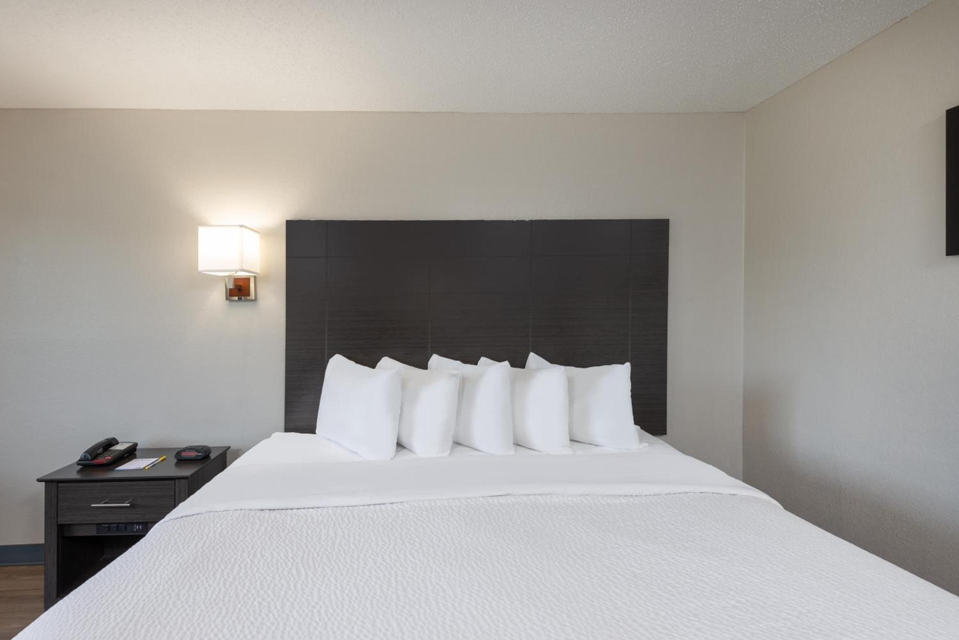 Days Inn by Wyndham Somerset PA I-70 I-76 photo 17