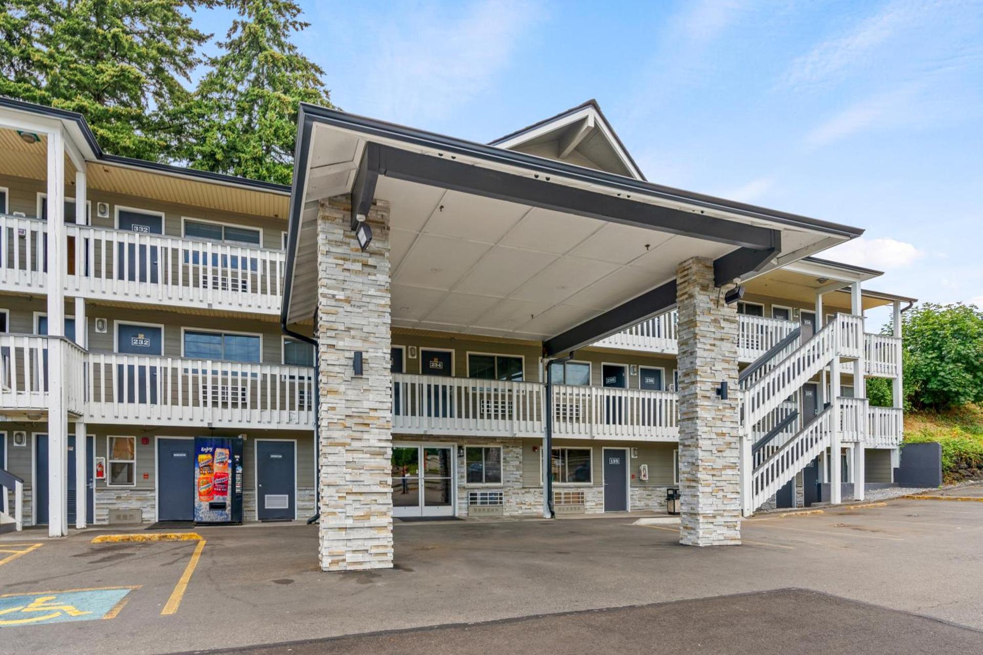 Basecamp Puyallup a Travelodge by Wyndham photo 11