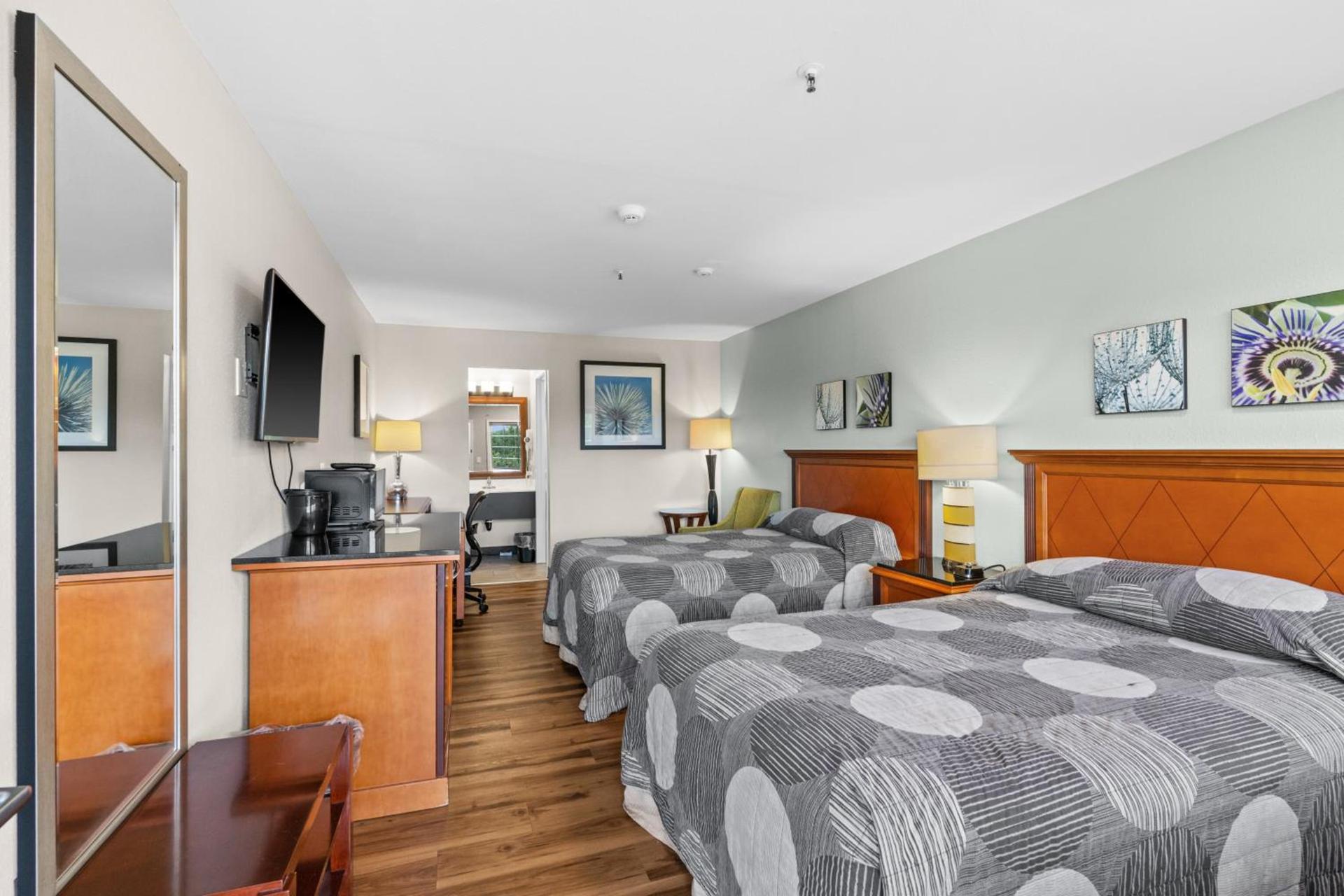Basecamp Puyallup a Travelodge by Wyndham photo 16
