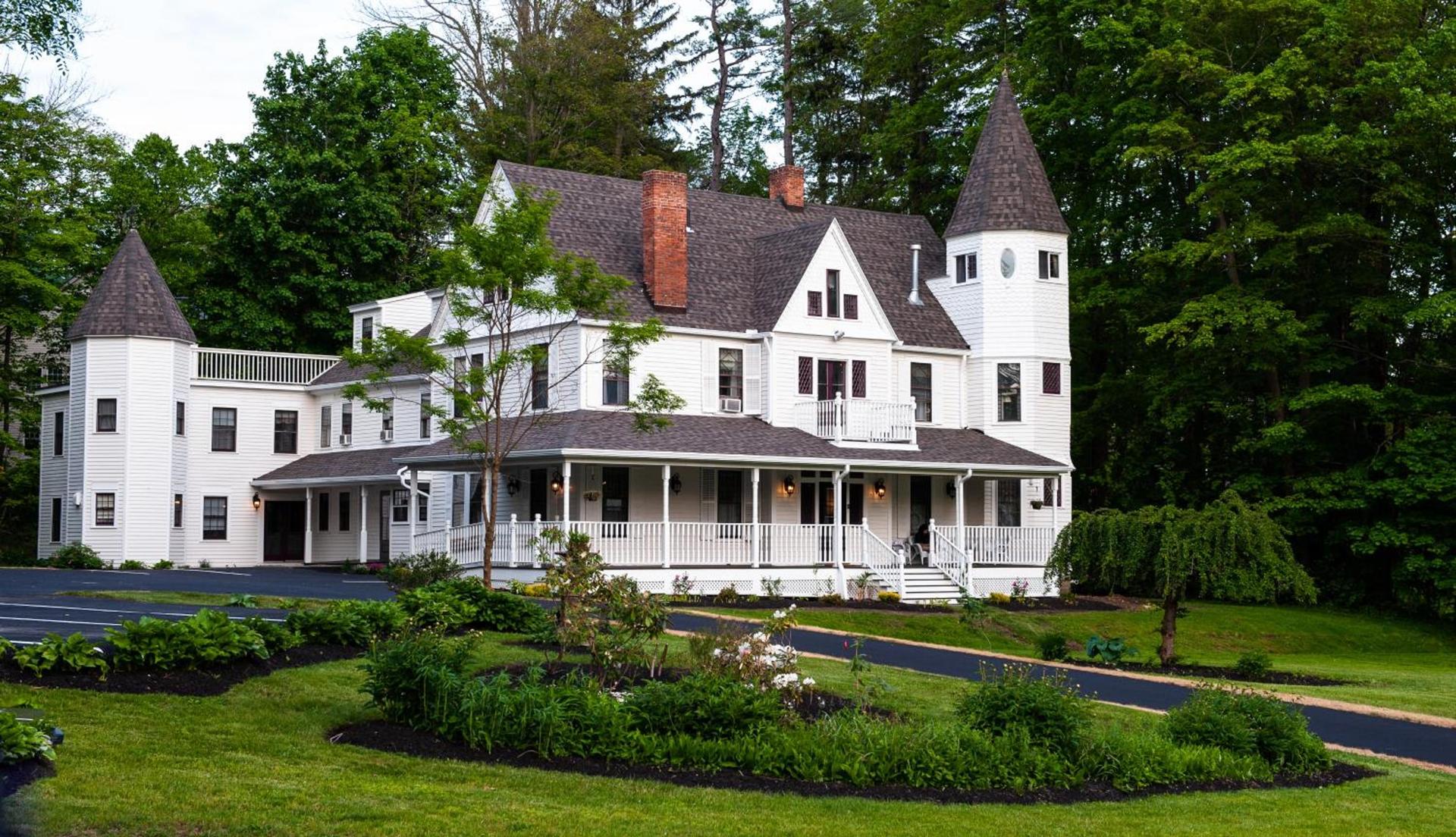 Hideaway Inn Lenox — hotel in Lenox