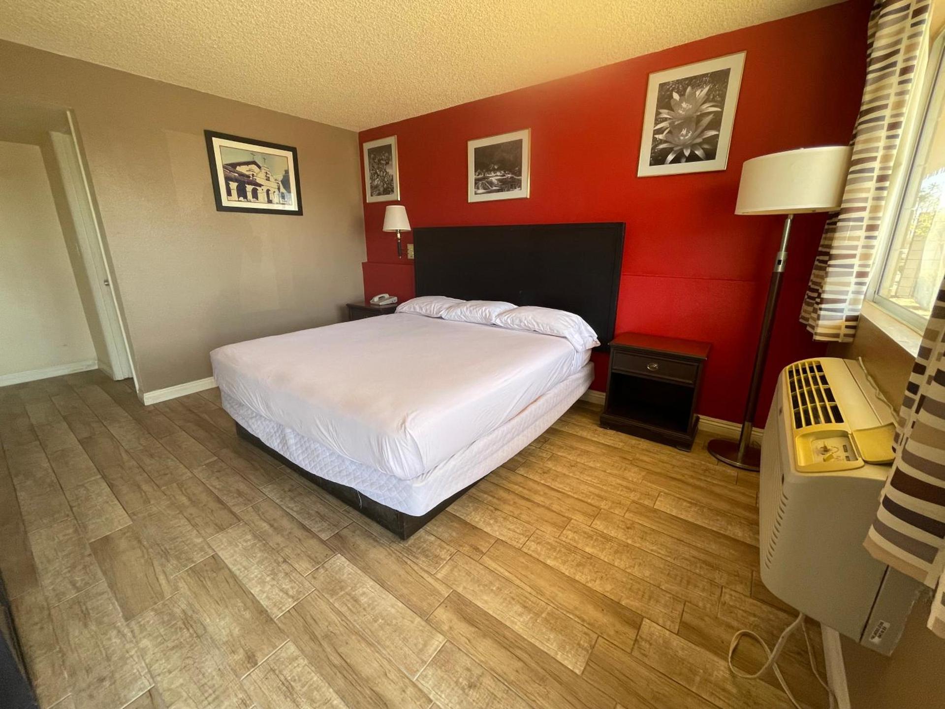 Travelodge by Wyndham Imperial - El Centro photo 28