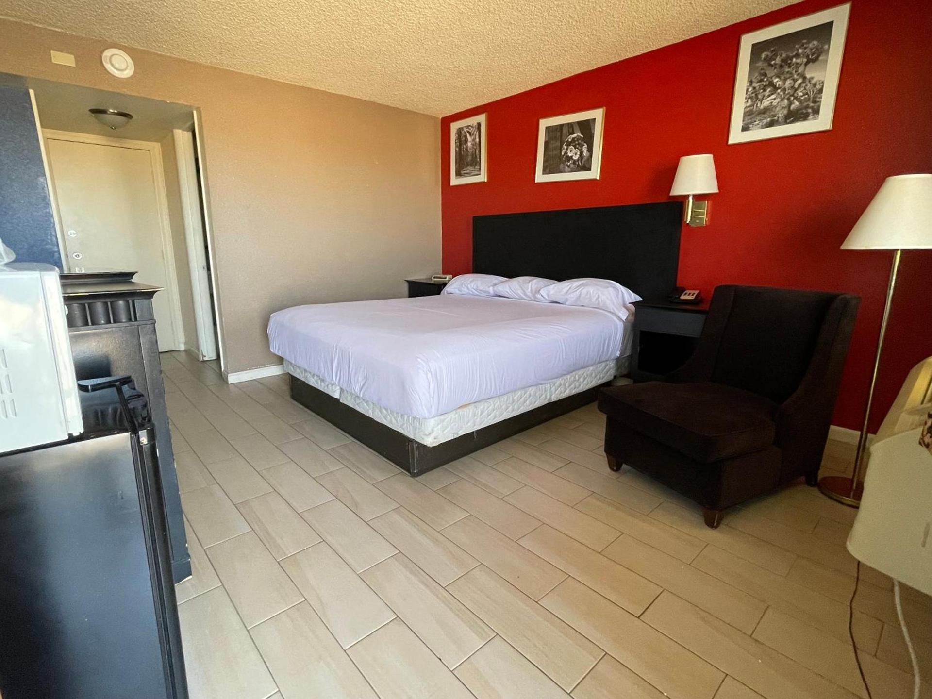 Travelodge by Wyndham Imperial - El Centro photo 21