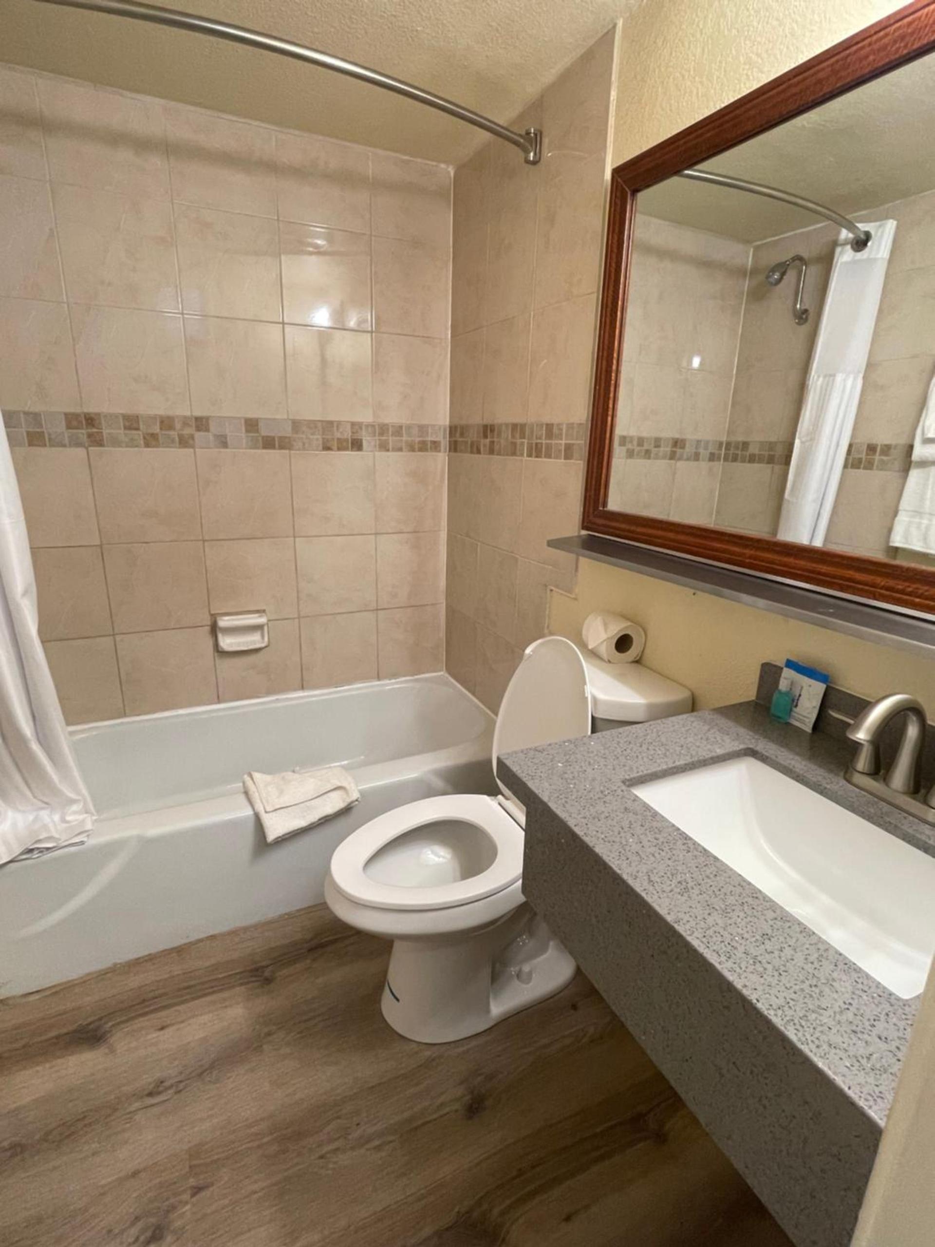 Travelodge by Wyndham Imperial - El Centro photo 10