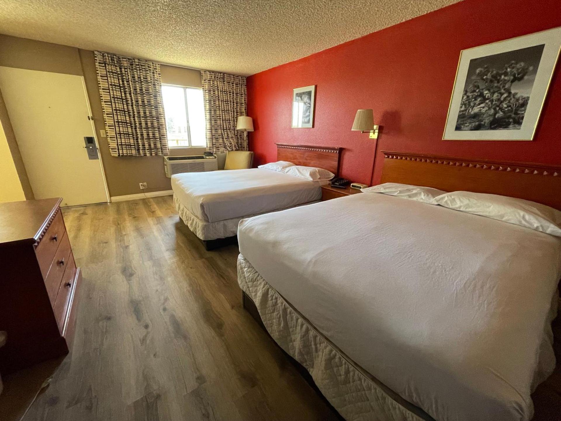 Travelodge by Wyndham Imperial - El Centro photo 25