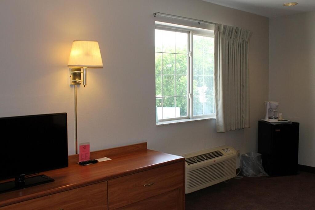 Edmore Inn photo 20